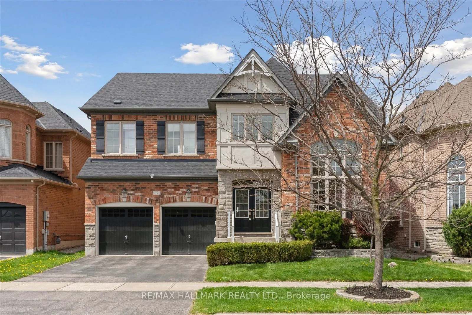 37 Maplebank Crescent