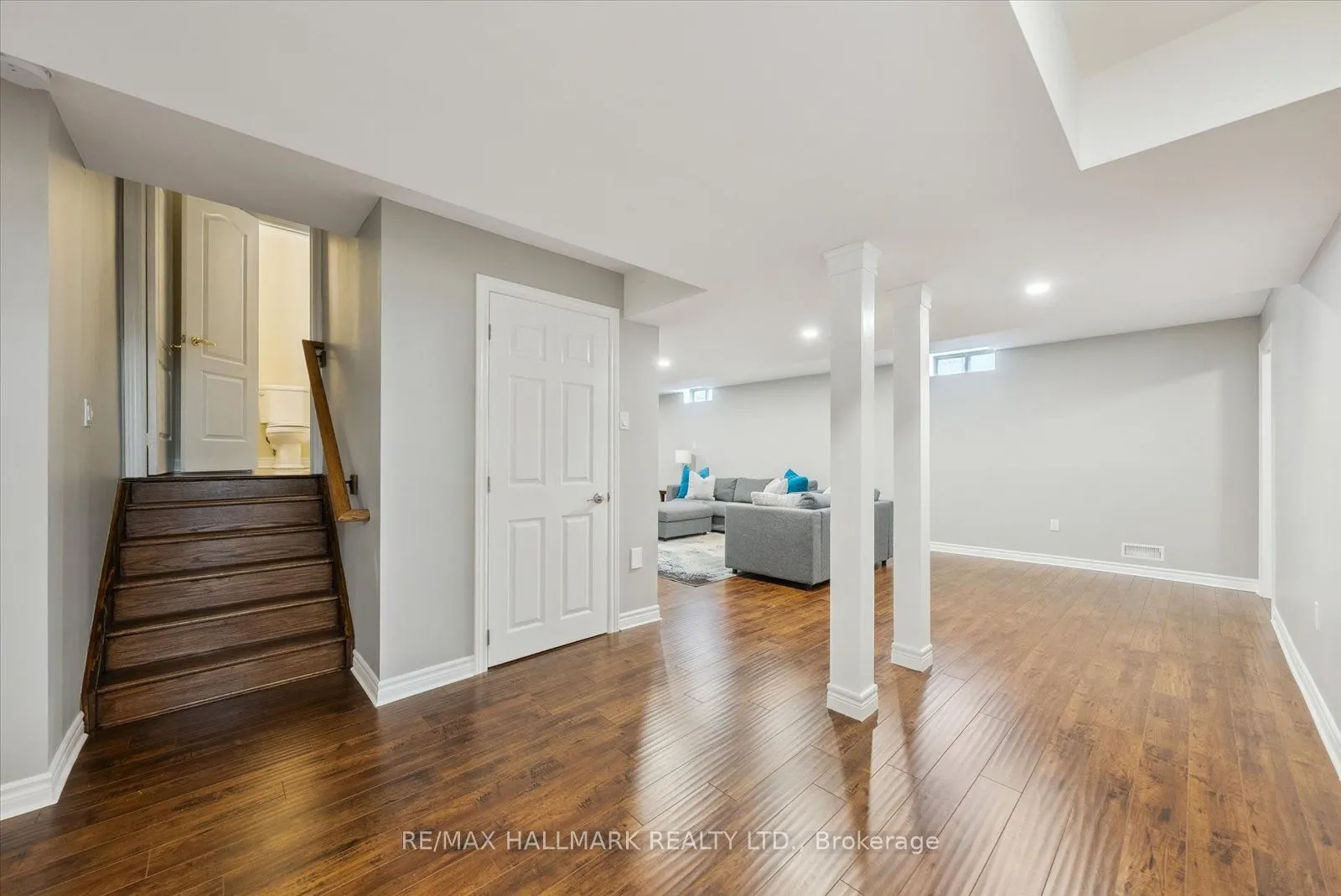 37 Maplebank Crescent
