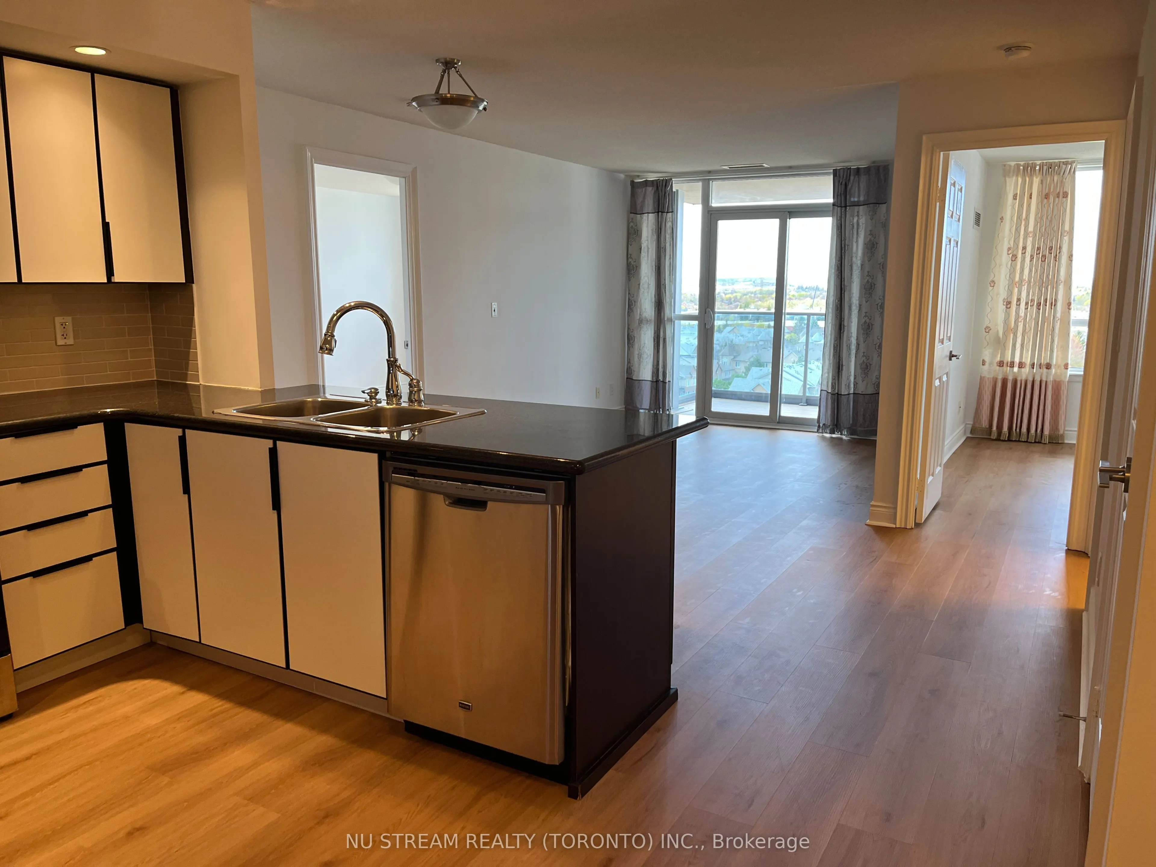 23 Cox Boulevard #1651