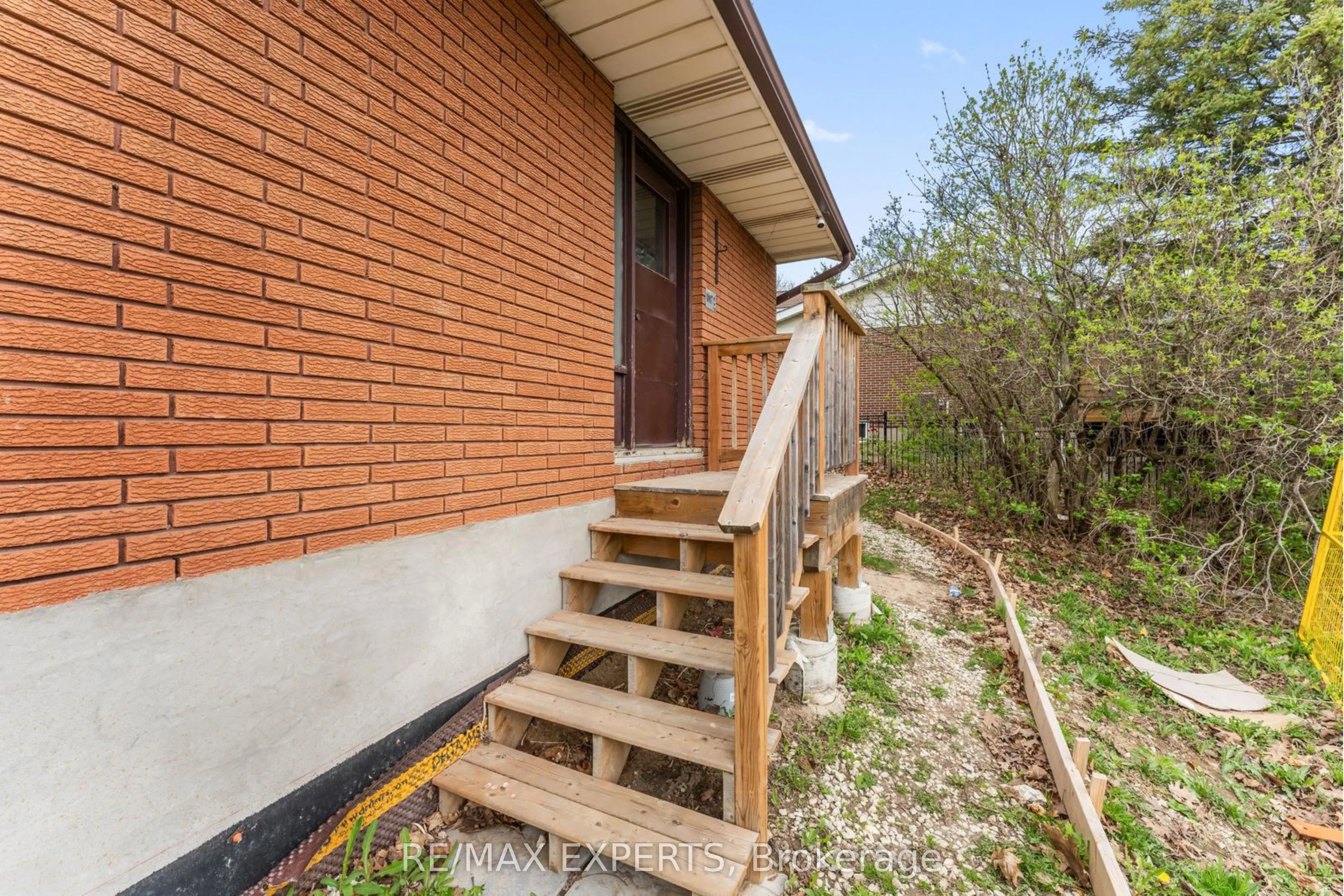 5077 Boyne Street E