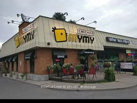 7359 Yonge Street