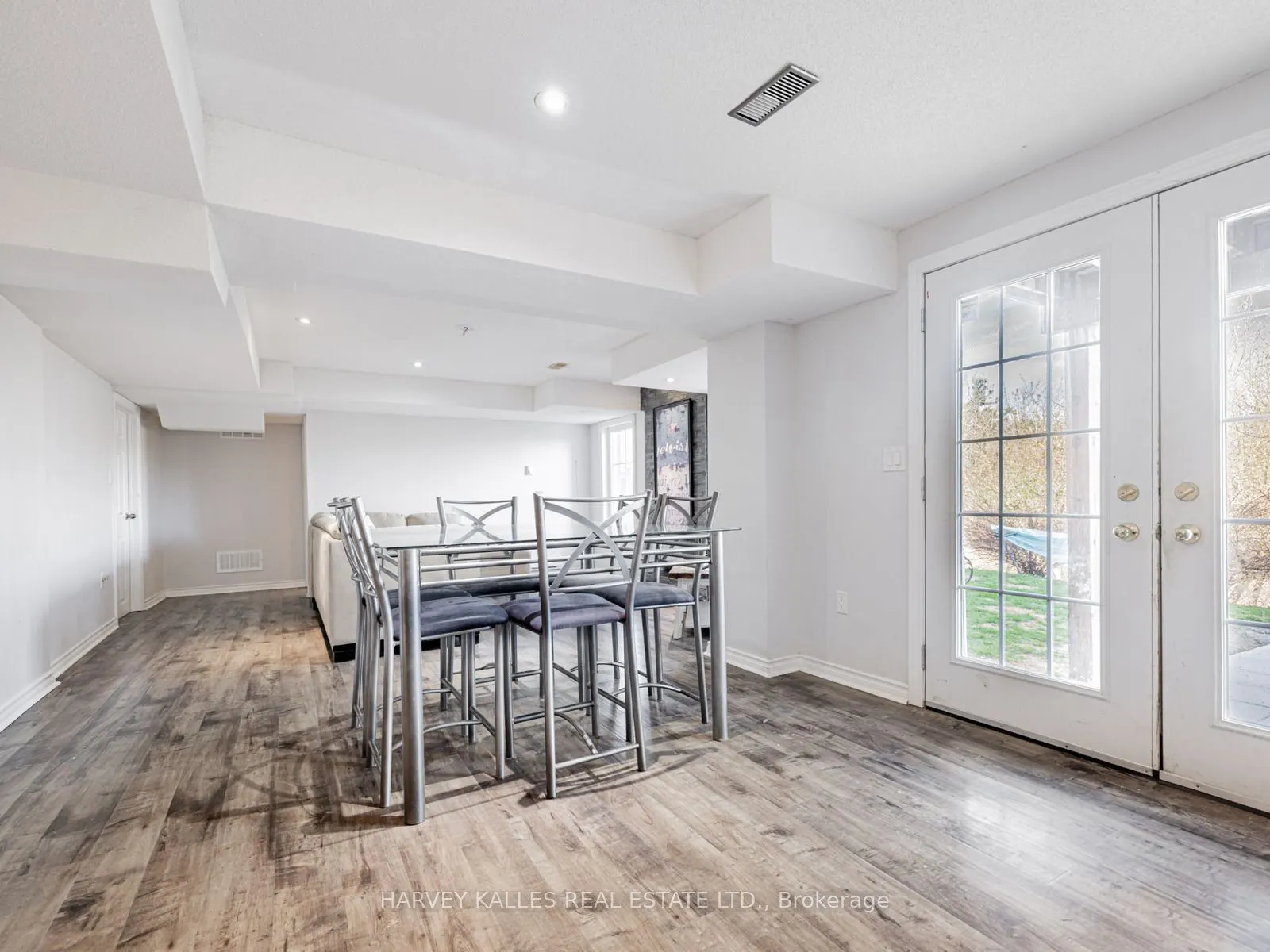 41 William Bowes Boulevard