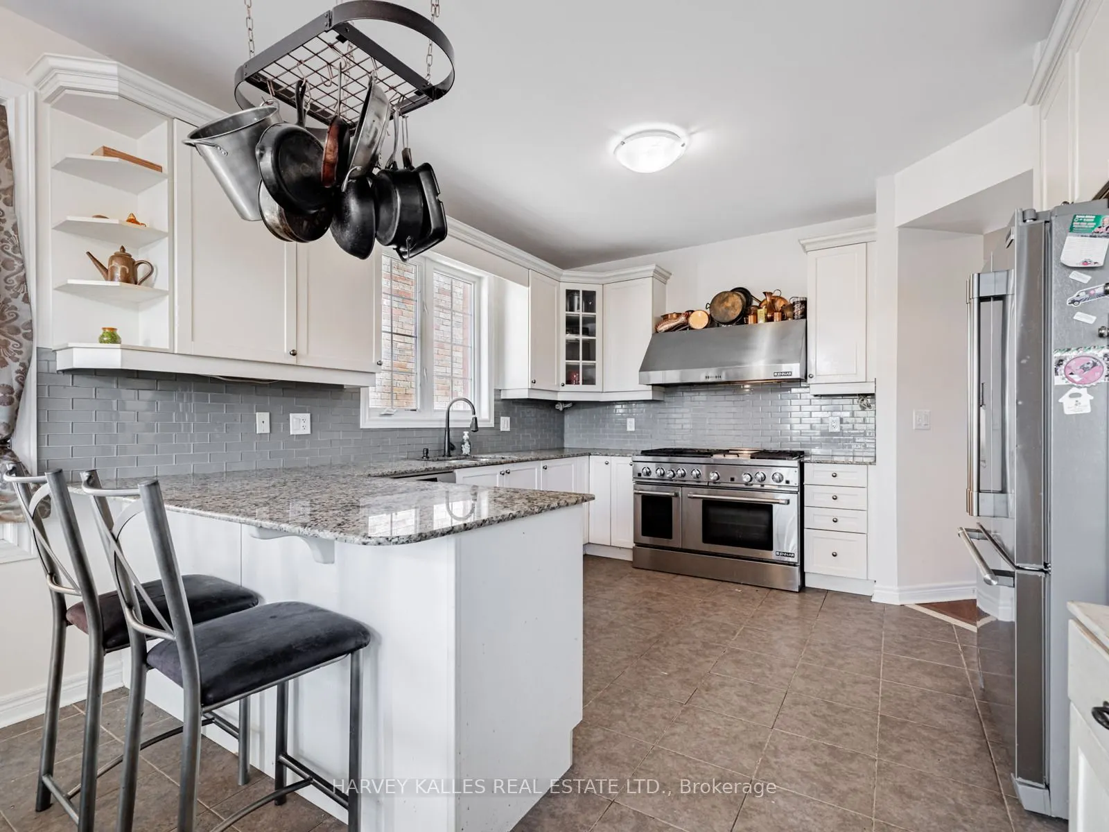 41 William Bowes Boulevard