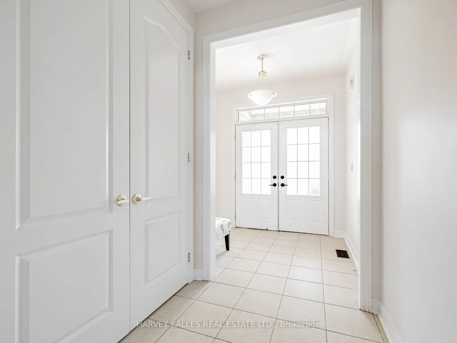 41 William Bowes Boulevard