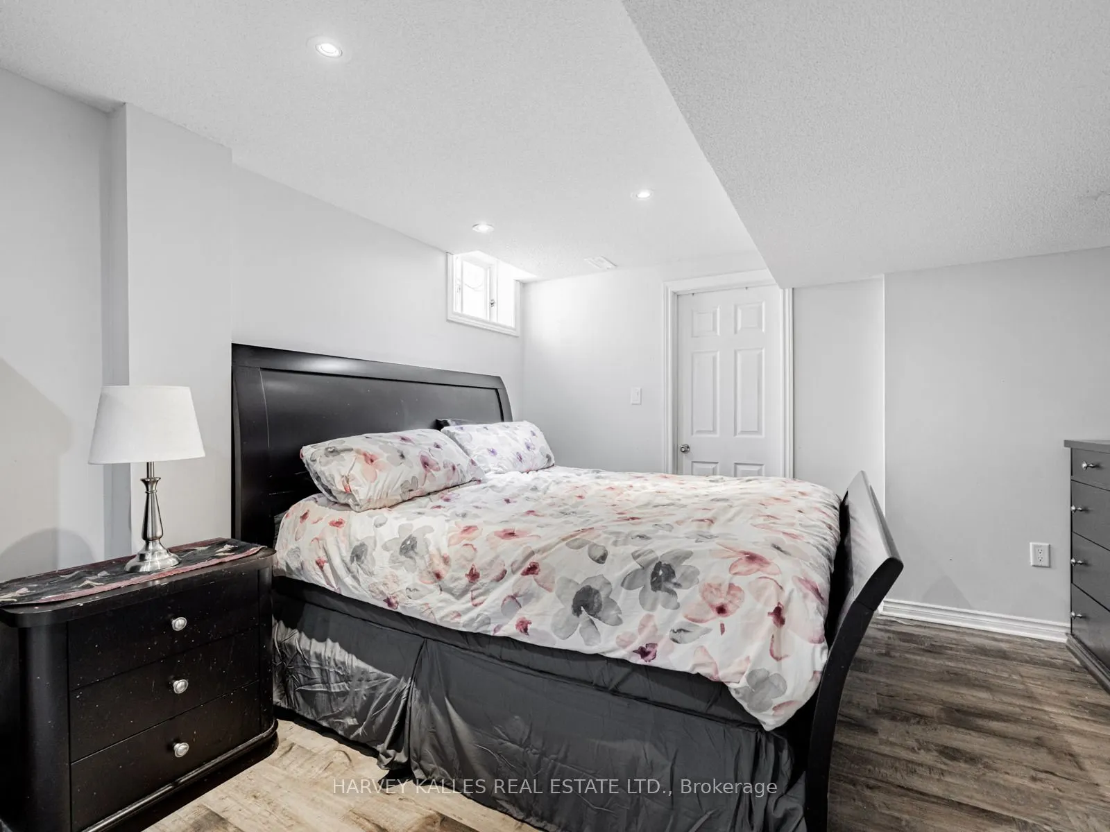 41 William Bowes Boulevard