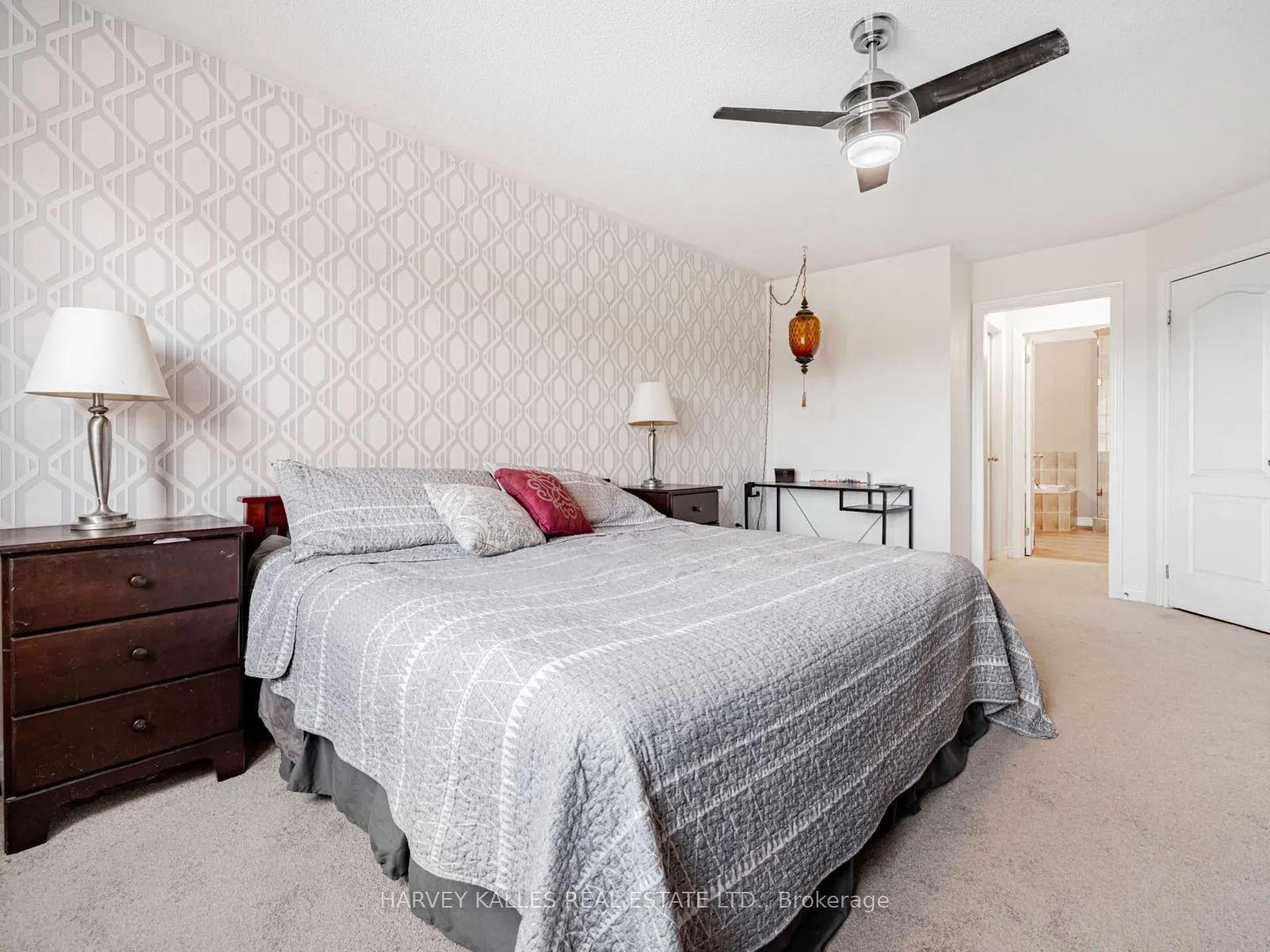 41 William Bowes Boulevard