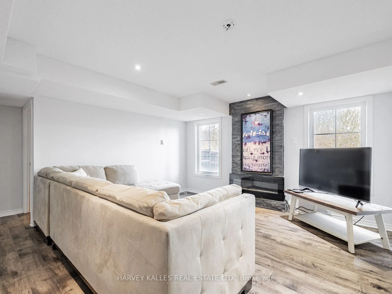 41 William Bowes Boulevard