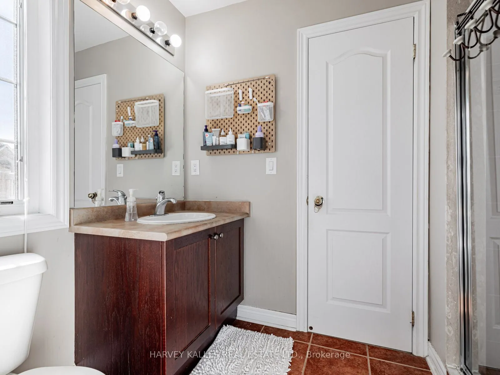 41 William Bowes Boulevard