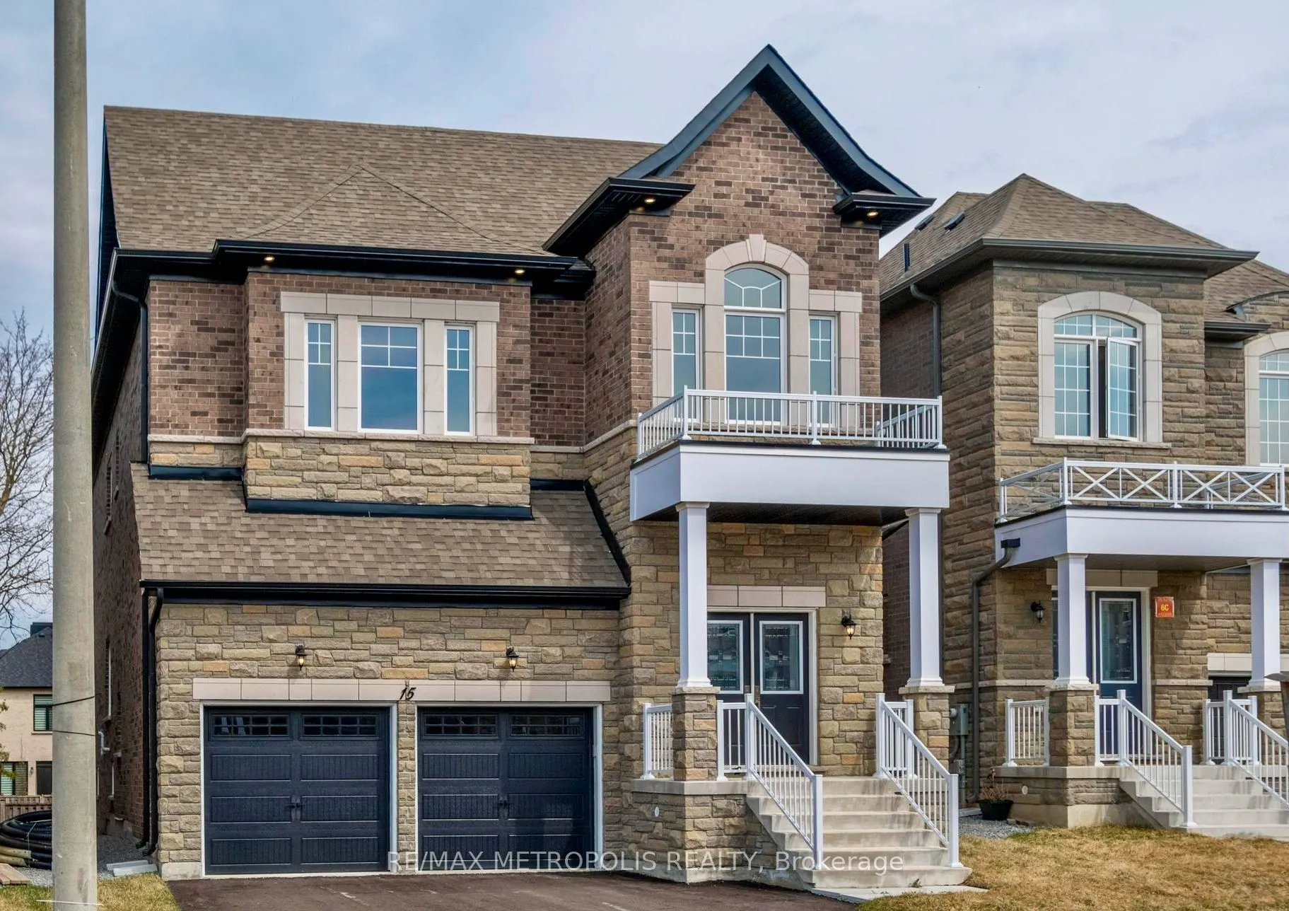 15 Seguin Street