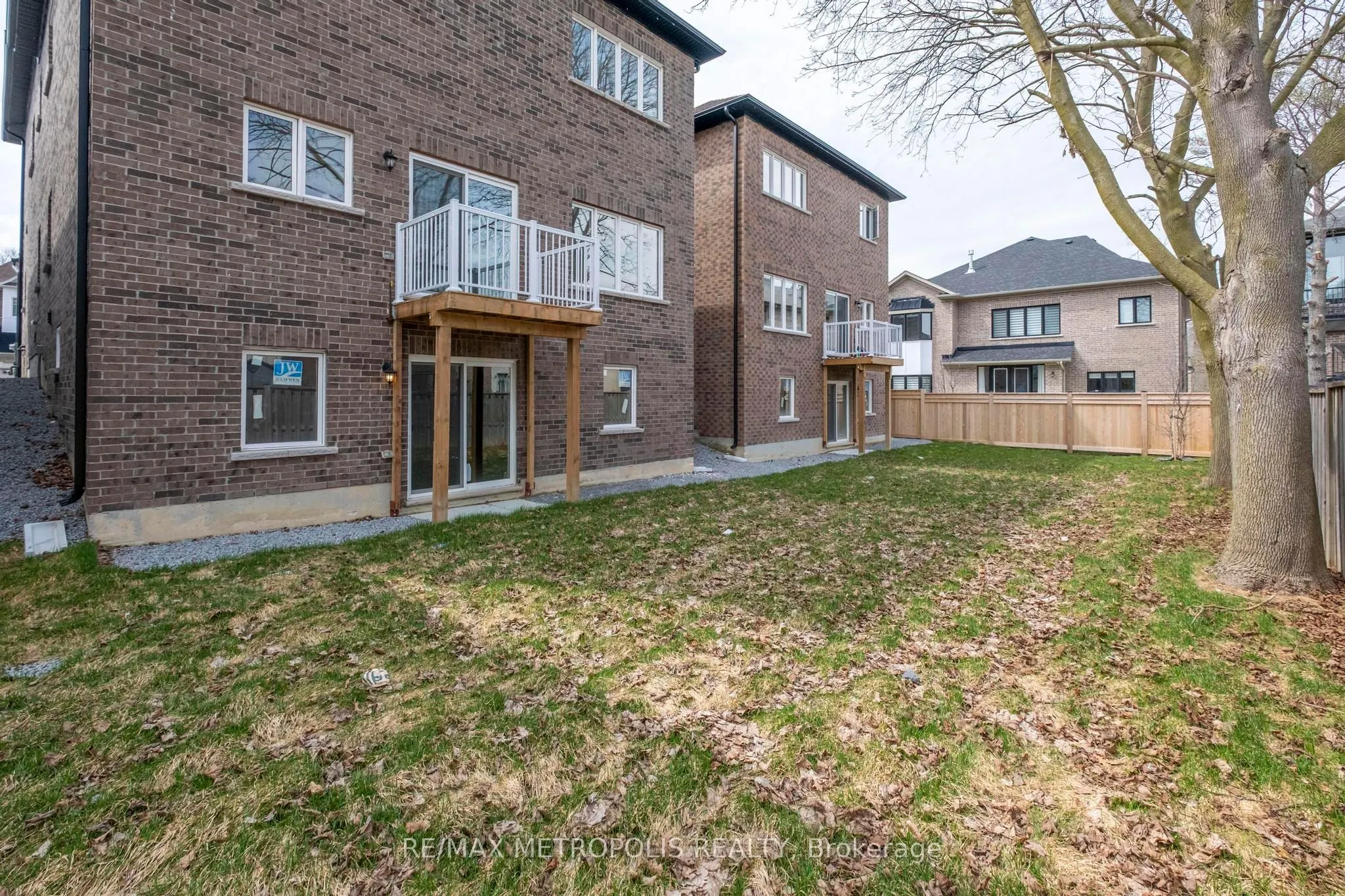 15 Seguin Street