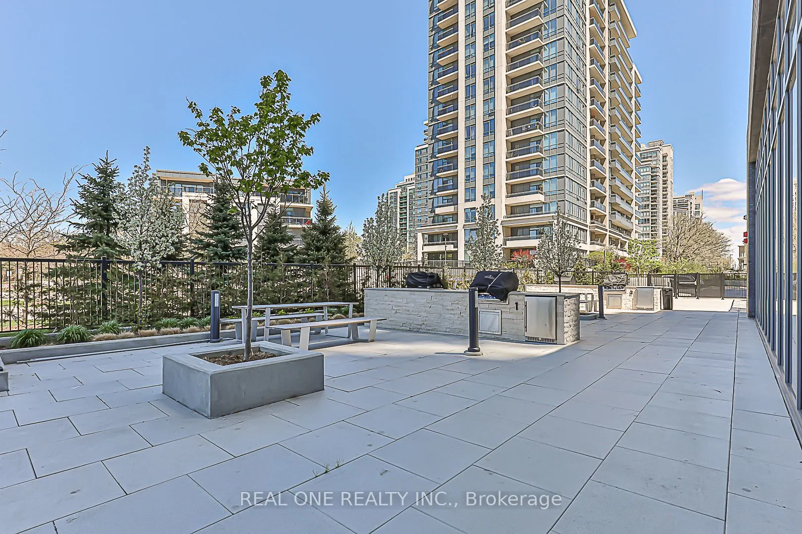 10 Gatineau Drive #210