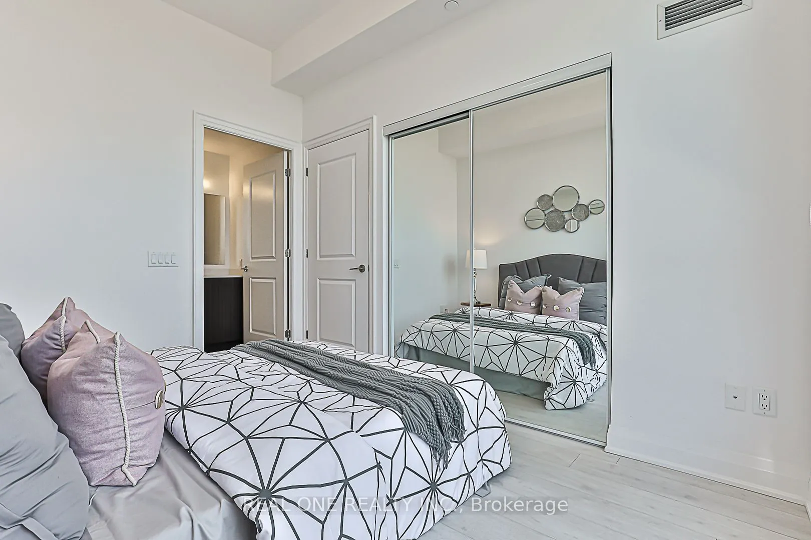 10 Gatineau Drive #210