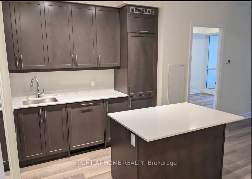9085 Jane Street, #422
