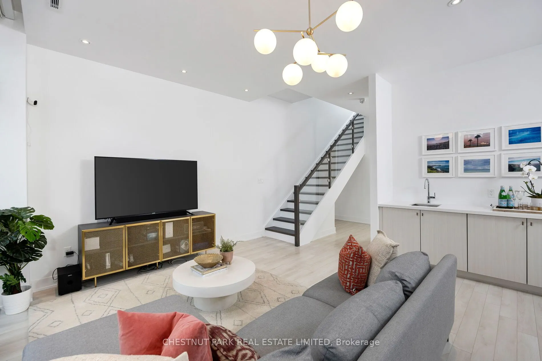 3718 Mangusta Court