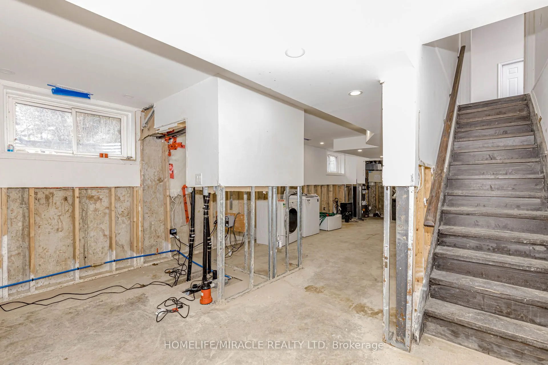 637 Simcoe Street