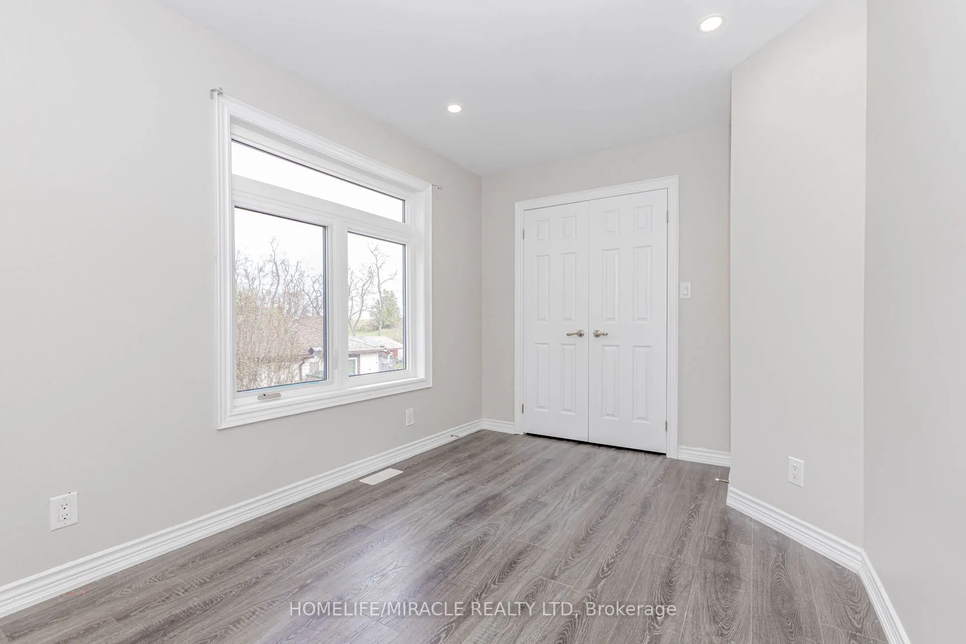 637 Simcoe Street