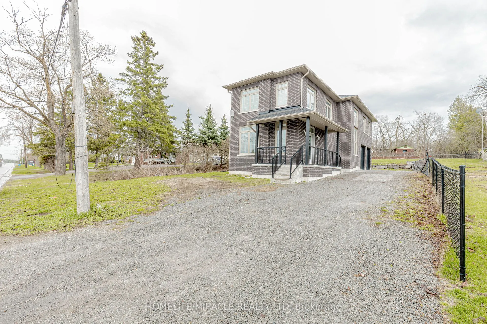 637 Simcoe Street