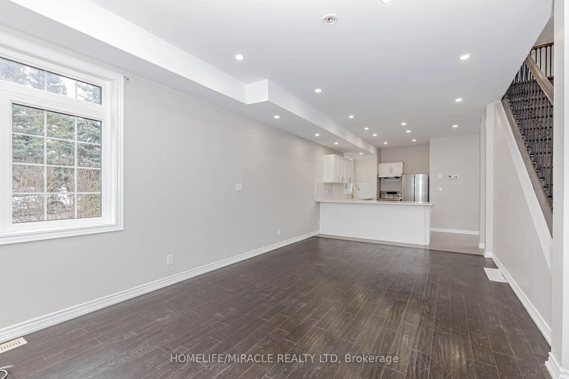 637 Simcoe Street