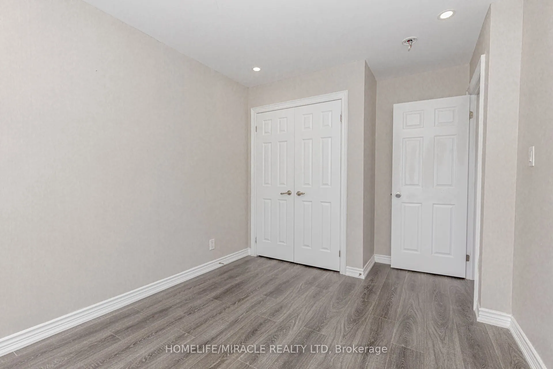 637 Simcoe Street