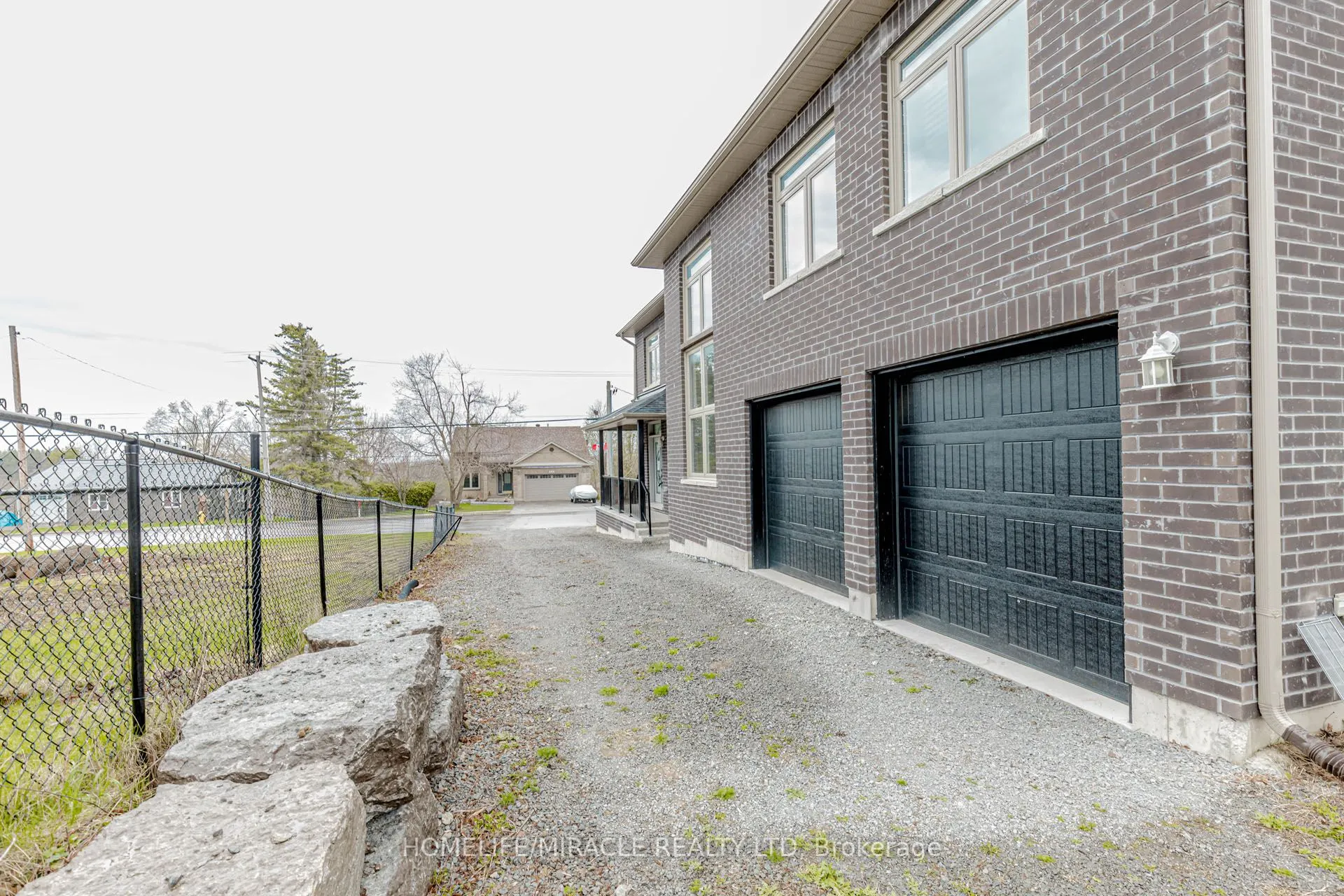 637 Simcoe Street