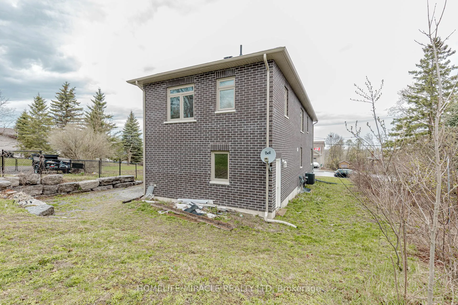 637 Simcoe Street