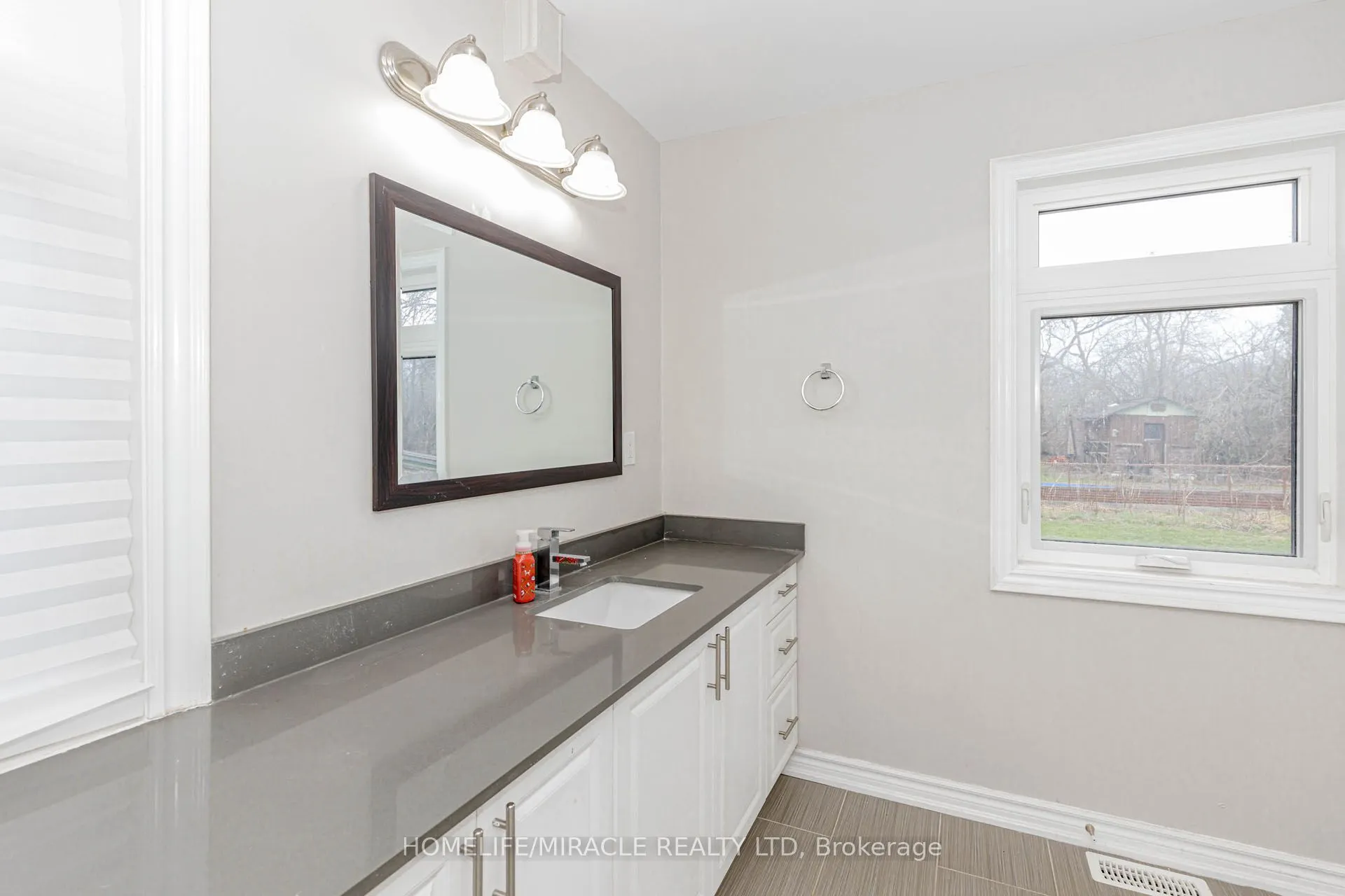 637 Simcoe Street