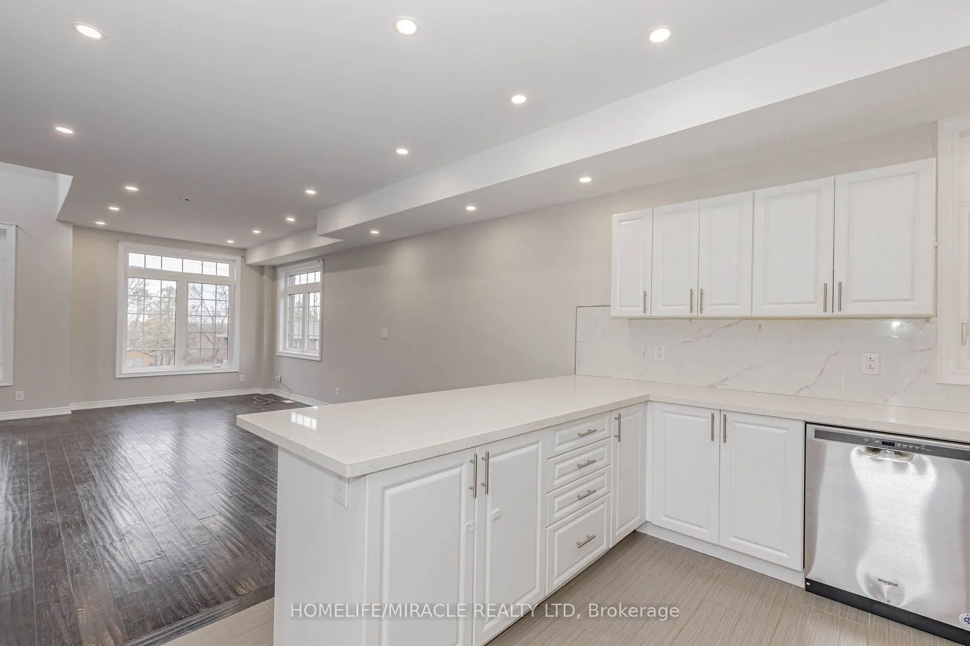 637 Simcoe Street