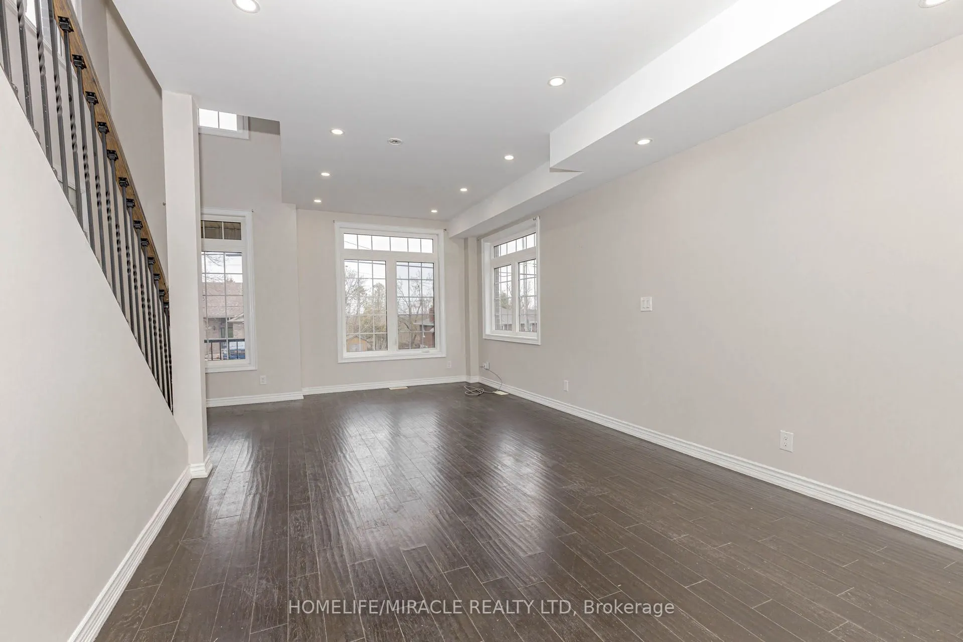 637 Simcoe Street