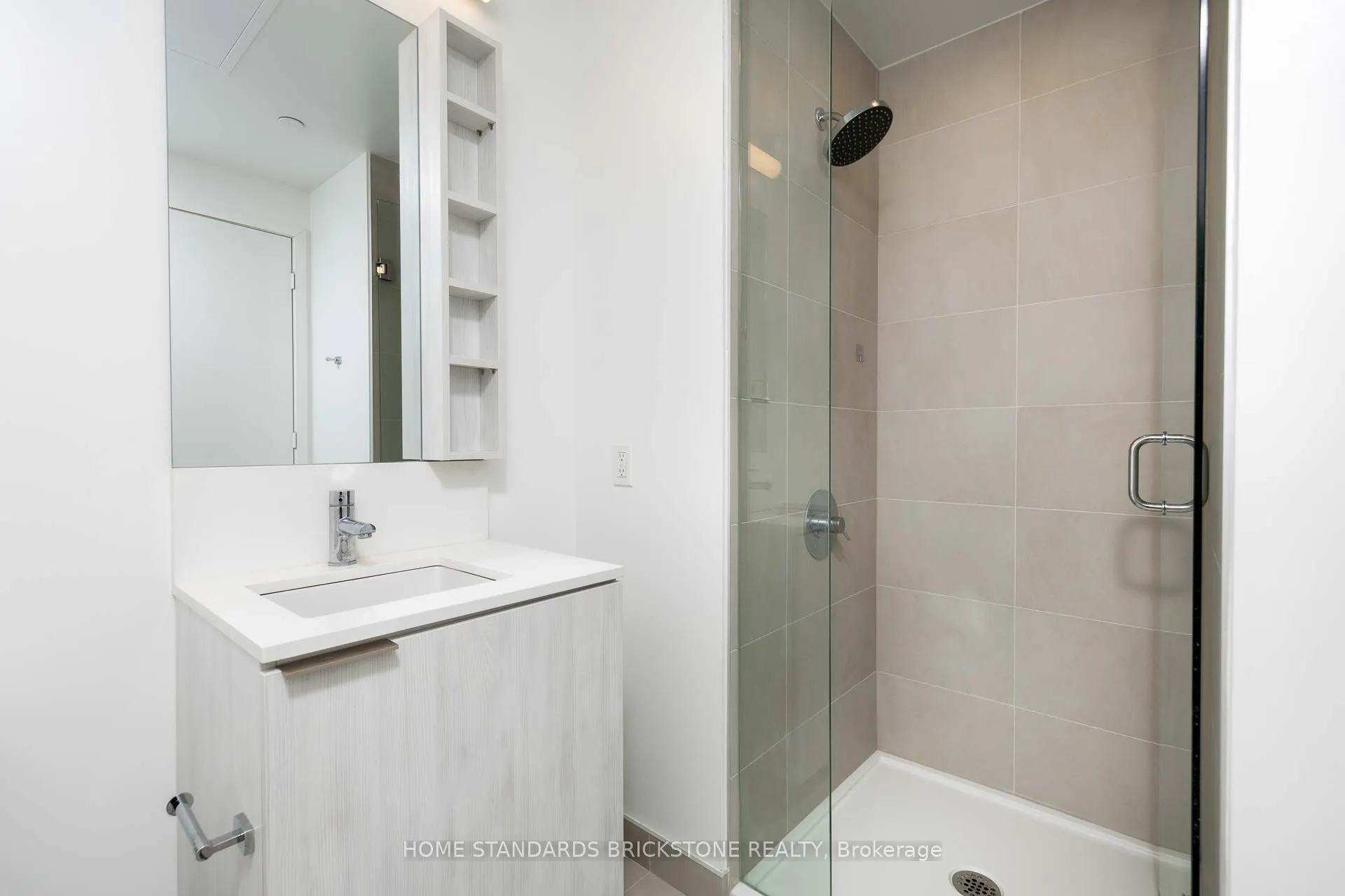 1000 Portage Parkway, #2706