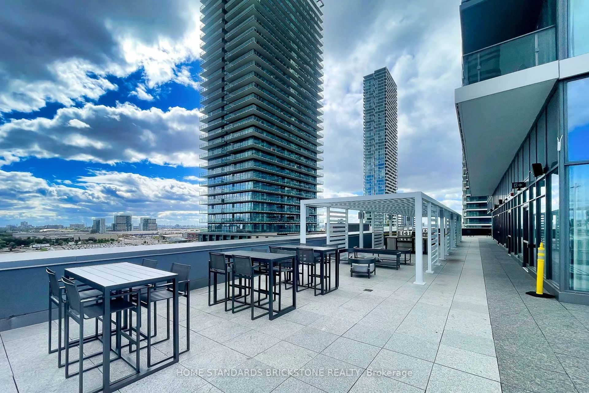1000 Portage Parkway, #2706
