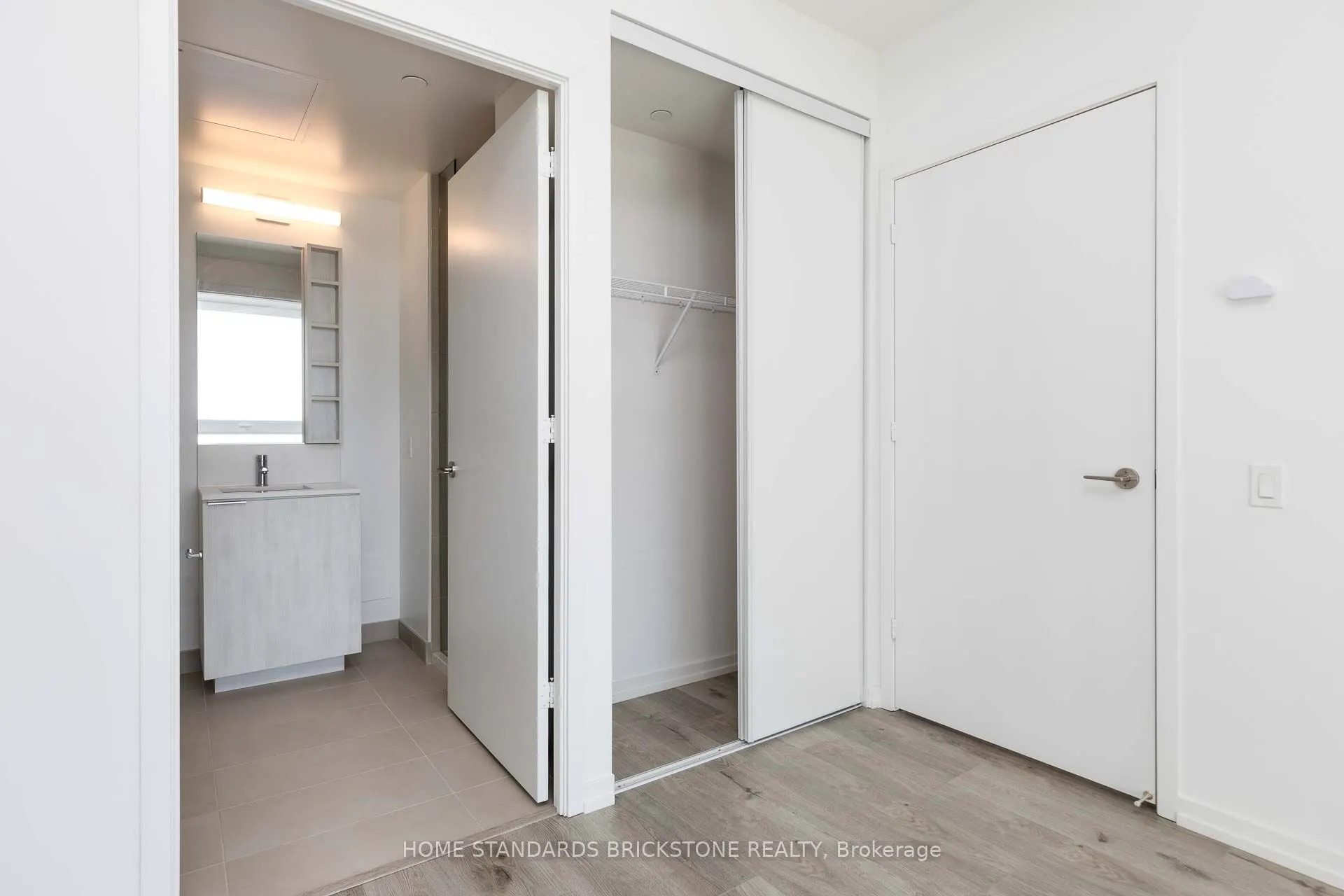1000 Portage Parkway, #2706
