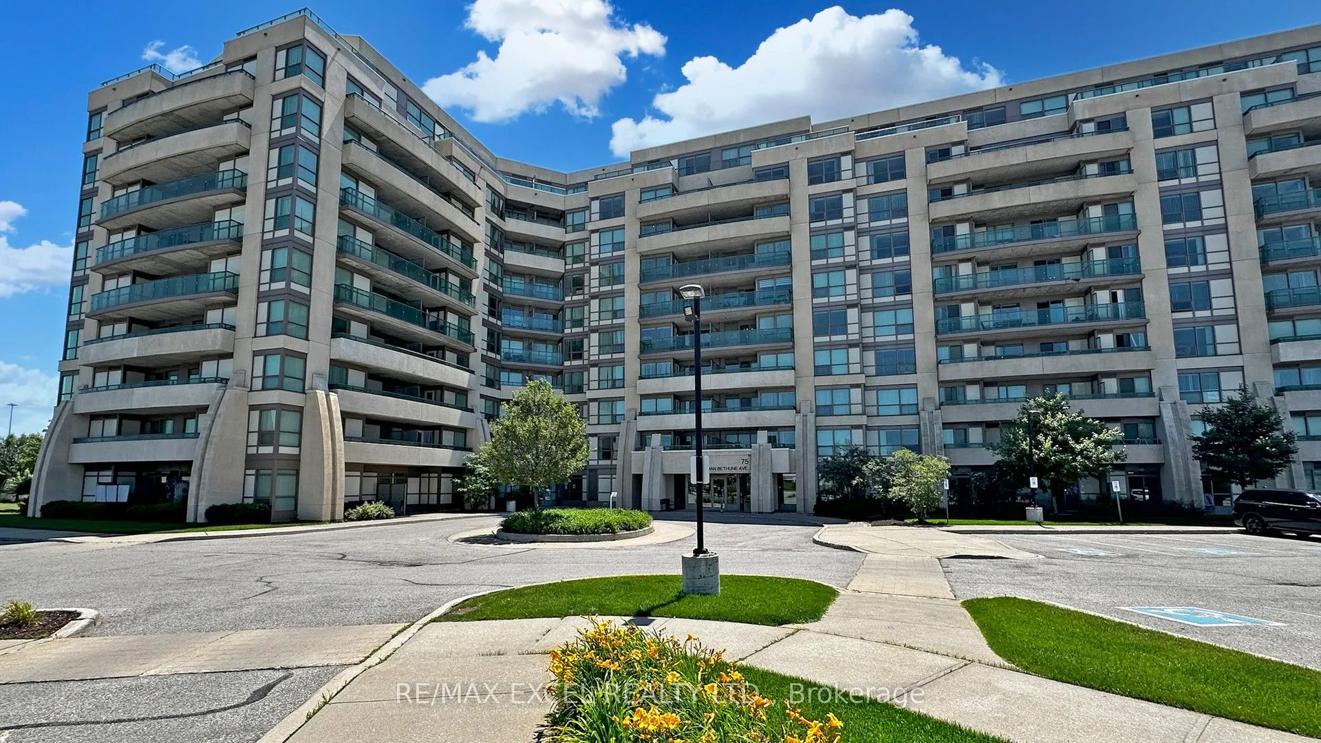 75 Norman Bethune Avenue, #619