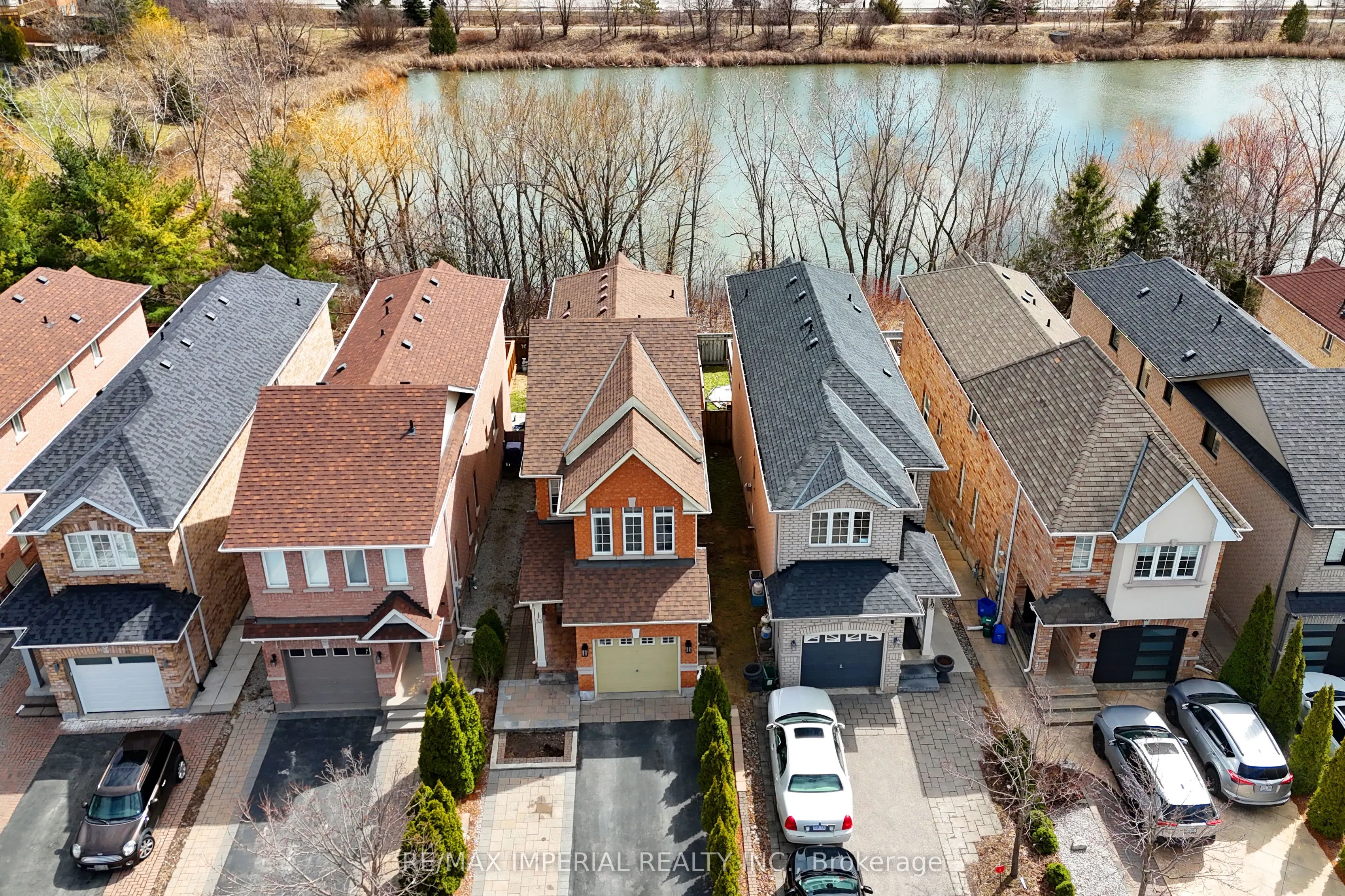 33 Del Francesco Way