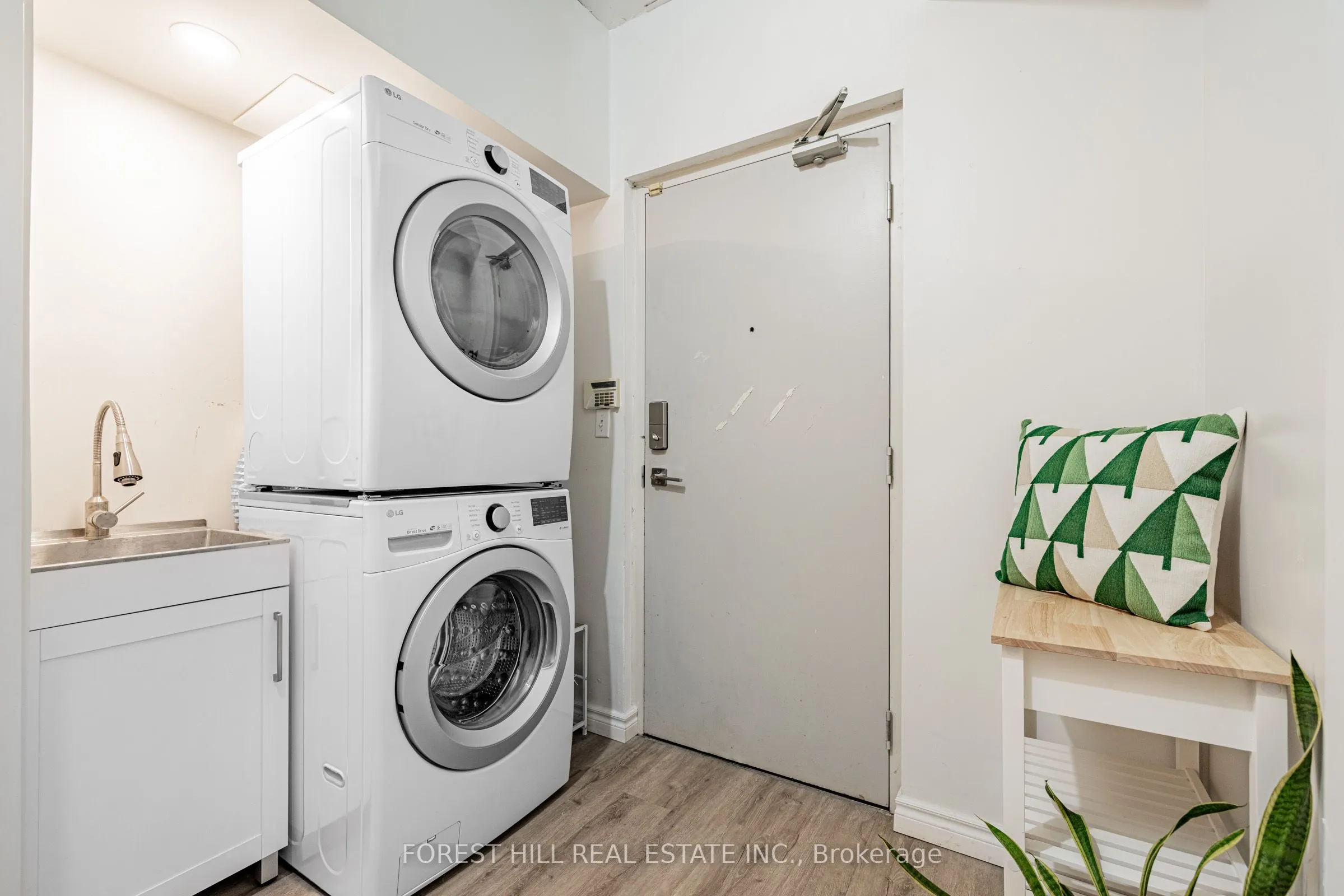 151 Townsgate Drive, #95