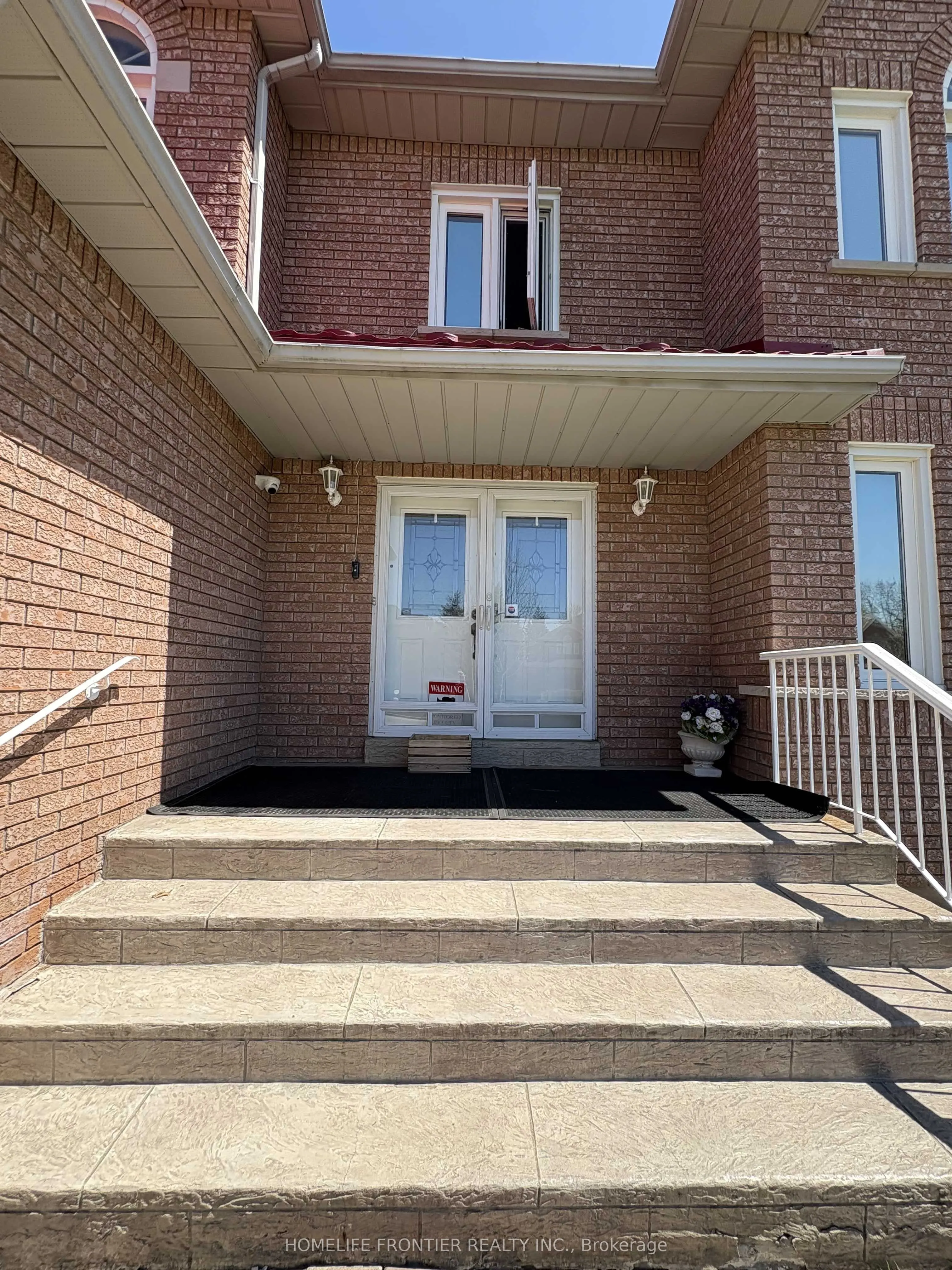 581 Wycliffe Avenue