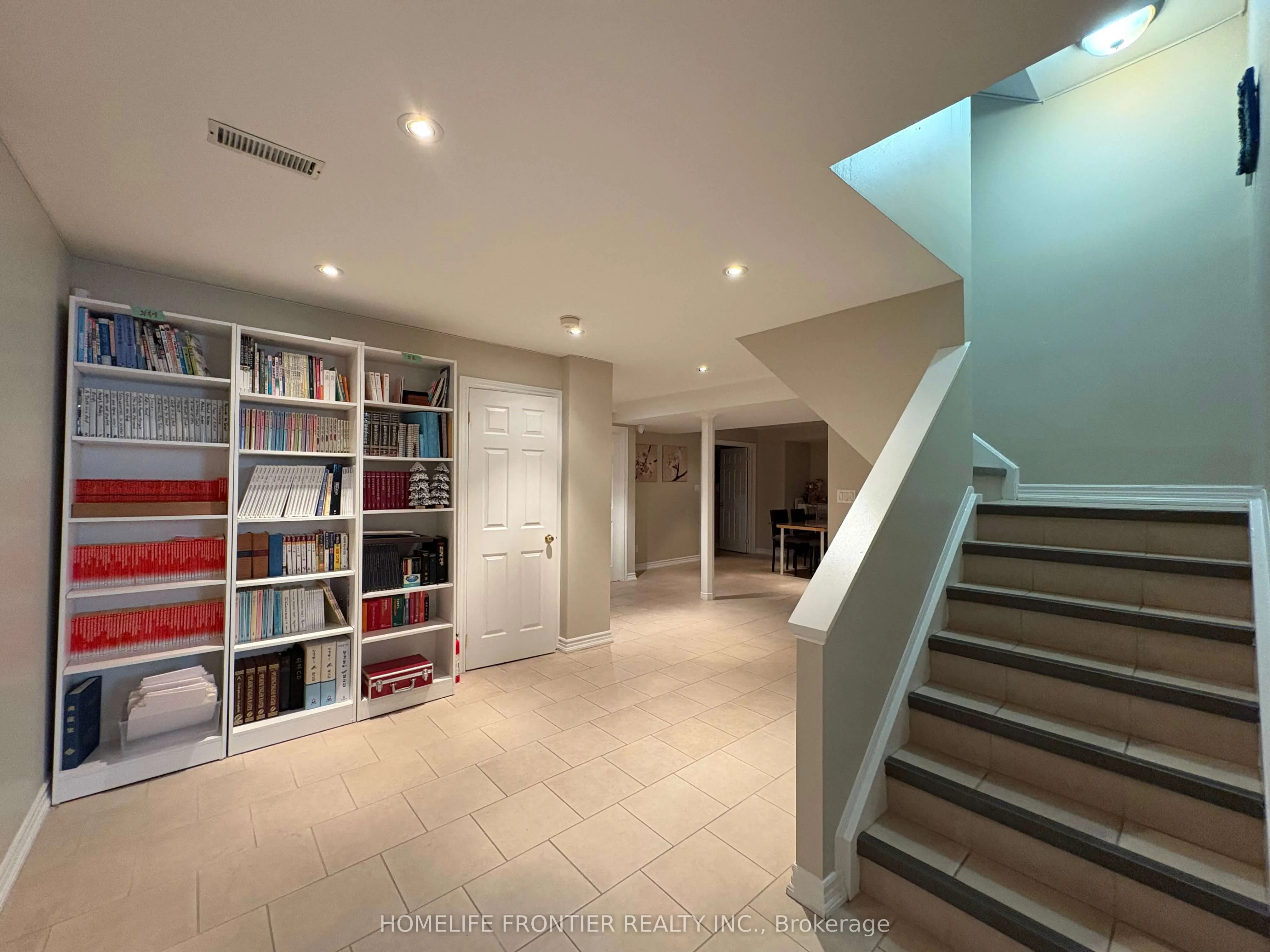 581 Wycliffe Avenue
