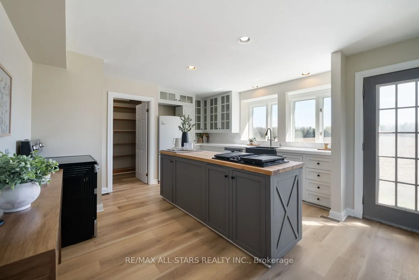 1705 Brock Concession 7