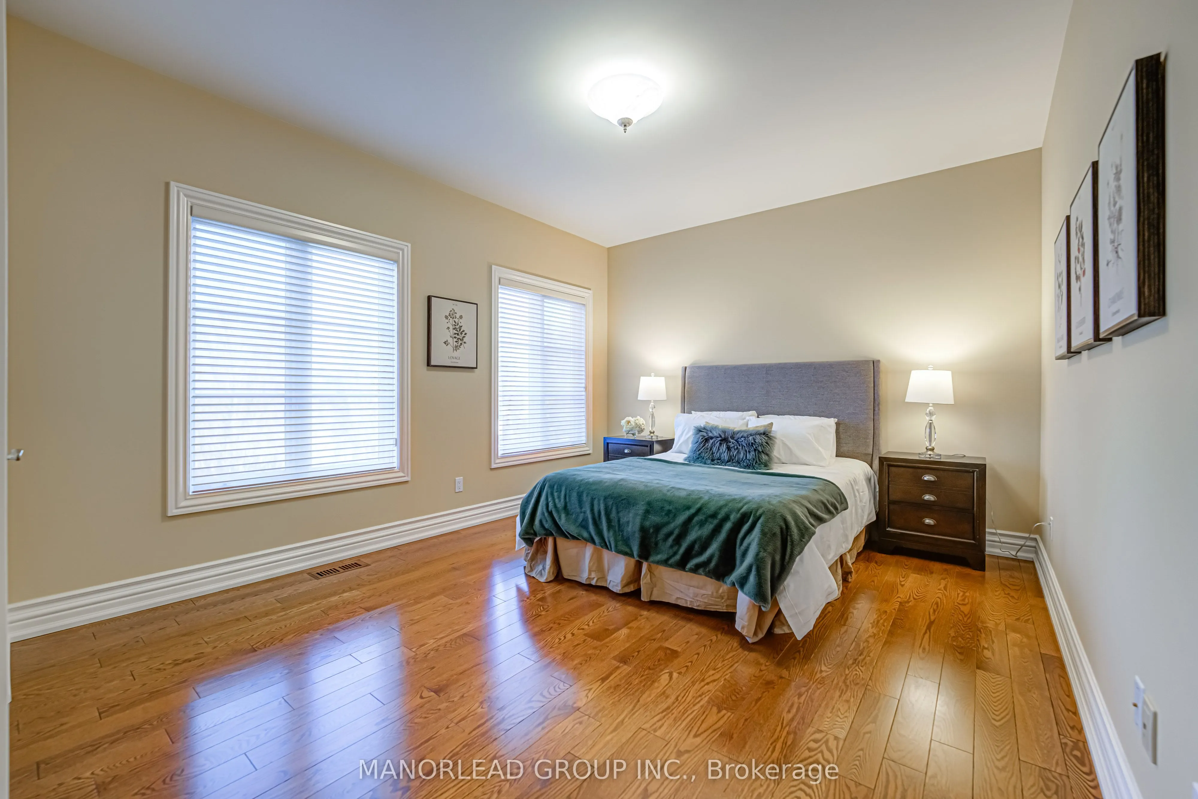 87 Arnold Avenue