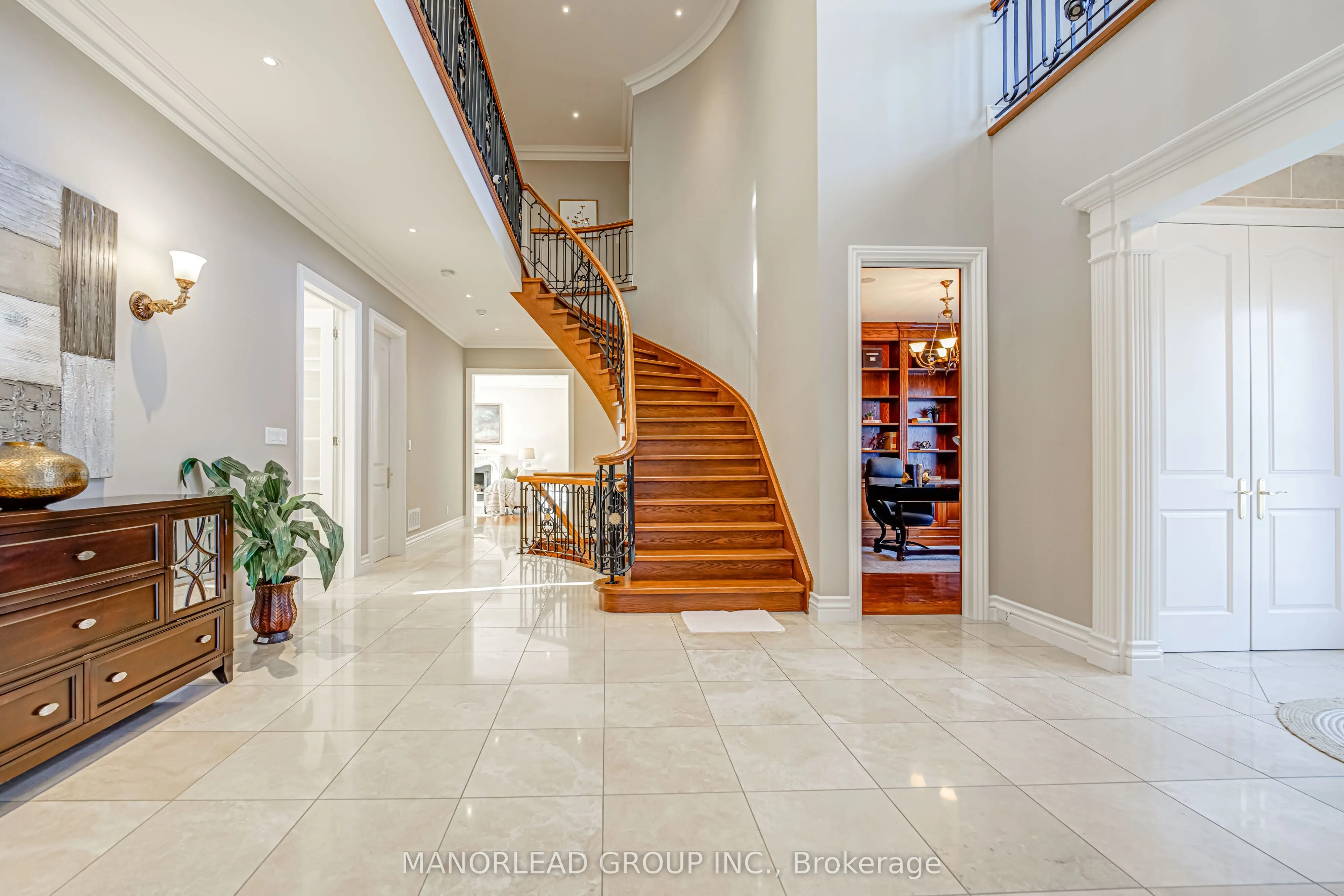 87 Arnold Avenue