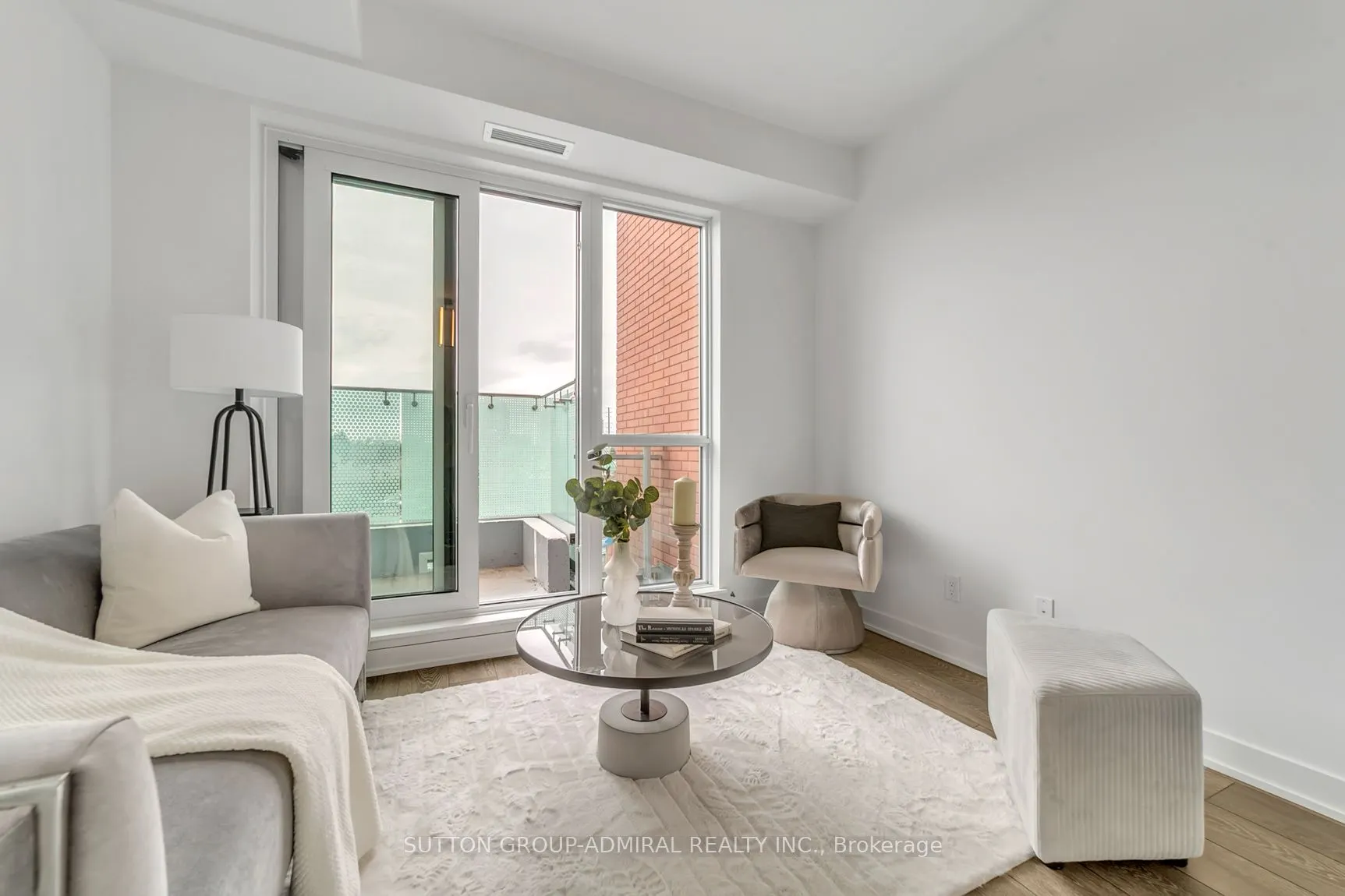 8888 Yonge Street #322