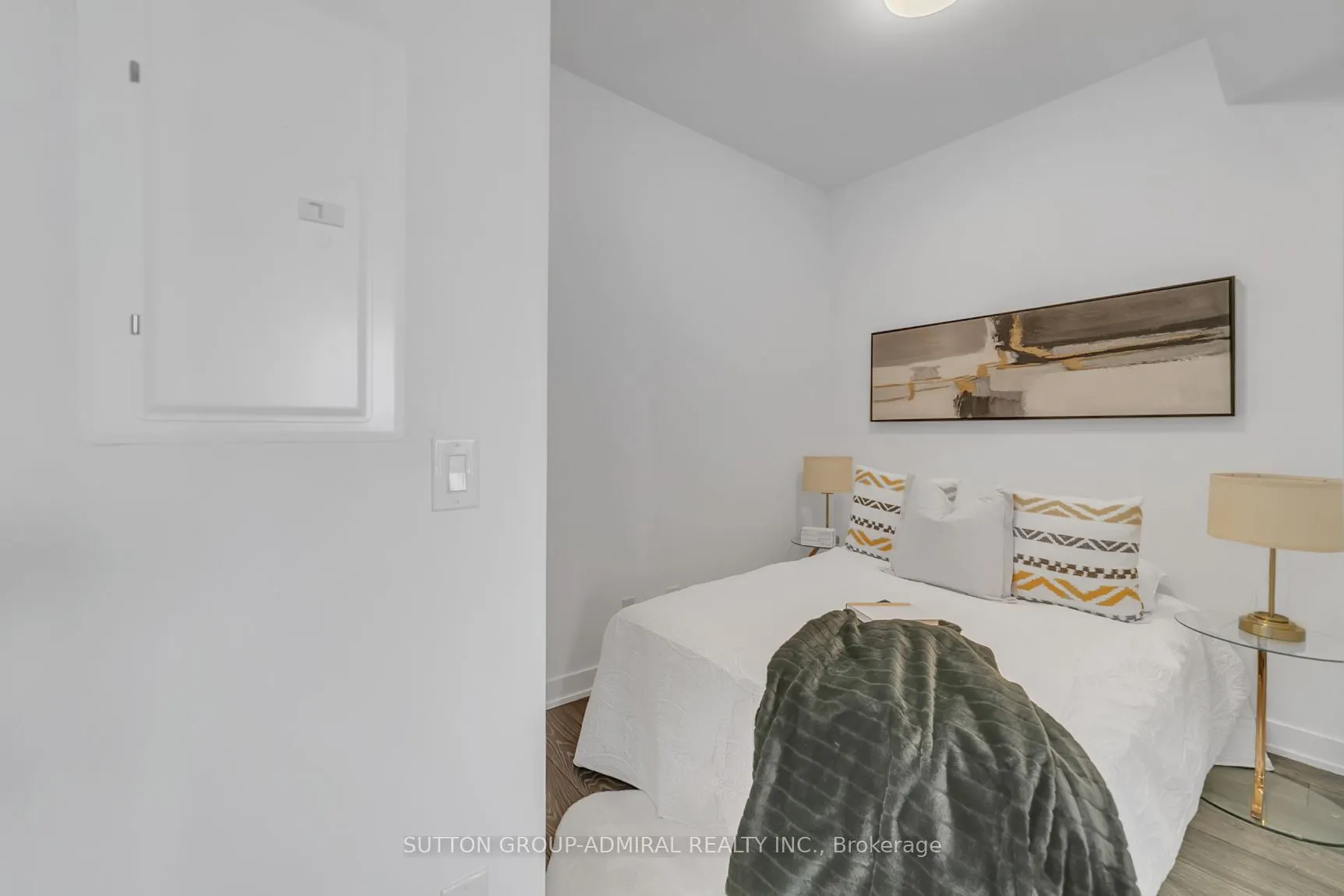 8888 Yonge Street #322