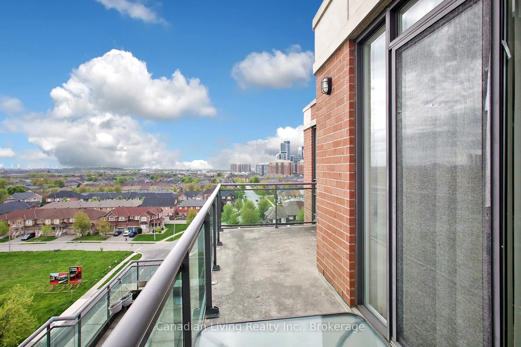 310 Red Maple Road, #1013