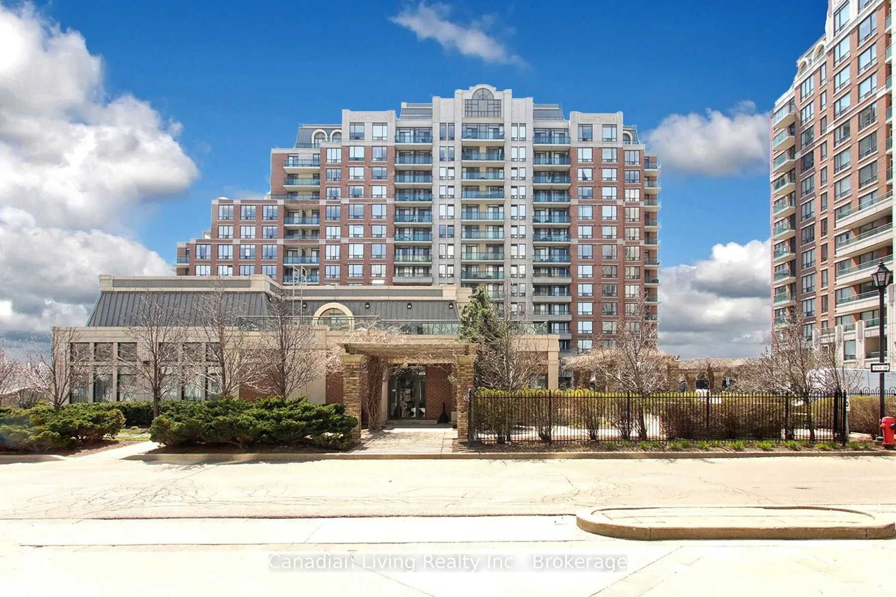 310 Red Maple Road, #1013