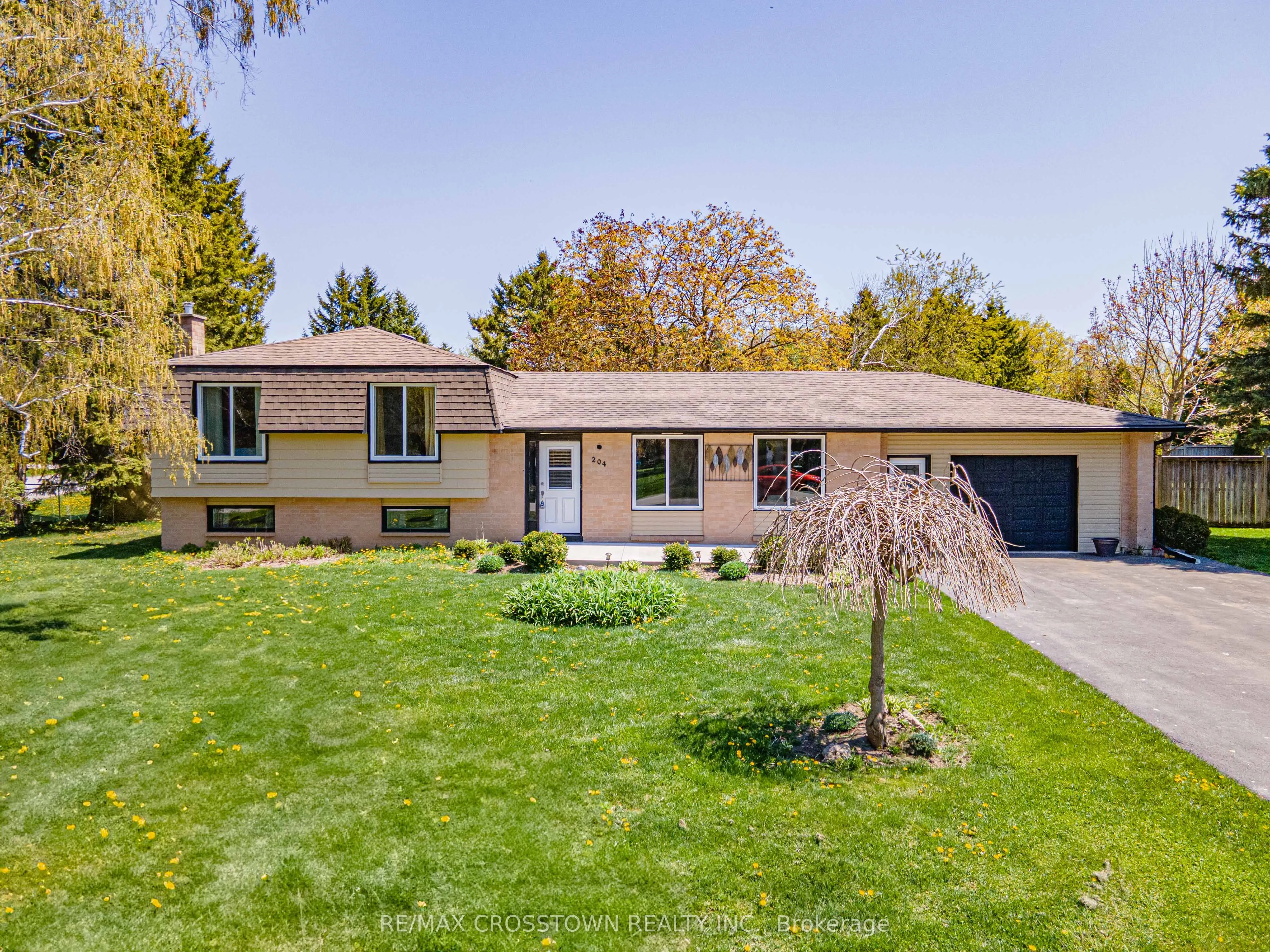 204 Camilla Crescent
