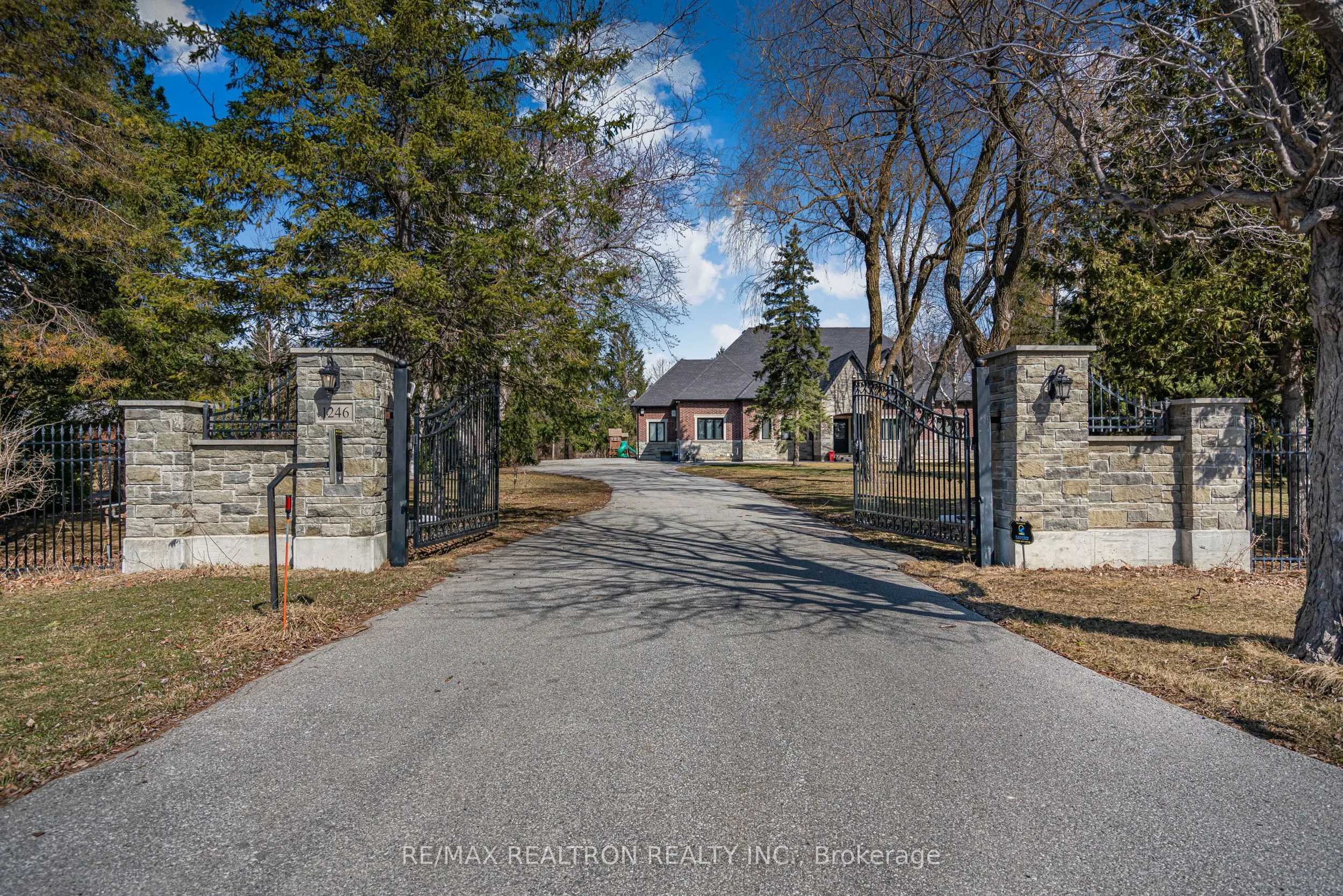 1246 15th Side Road