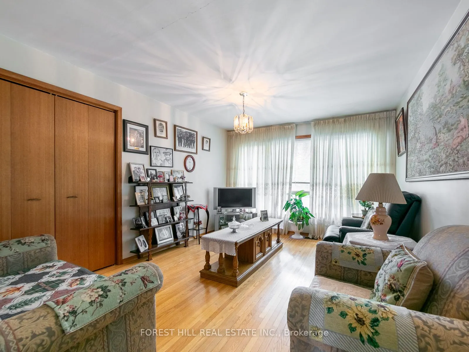 221 Elgin Mills Road W