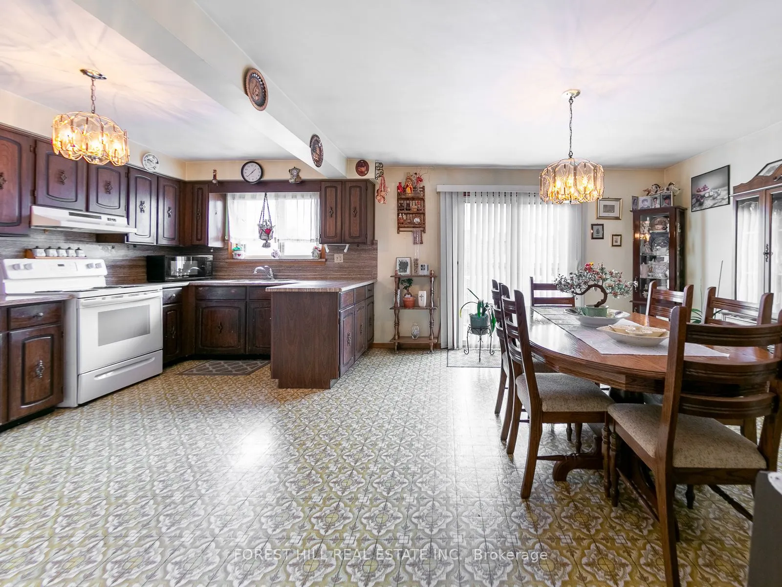 221 Elgin Mills Road W