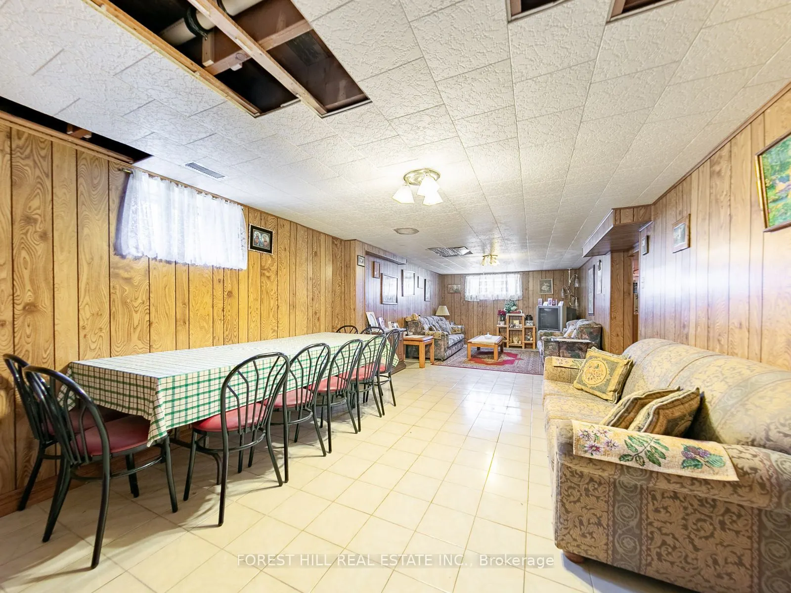 221 Elgin Mills Road W