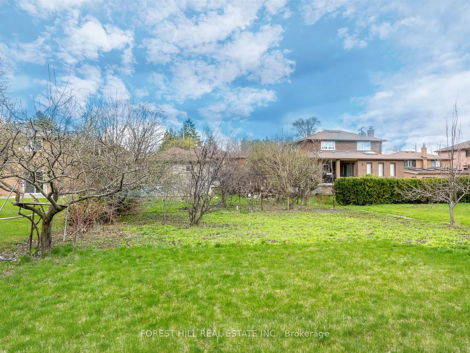 221 Elgin Mills Road W