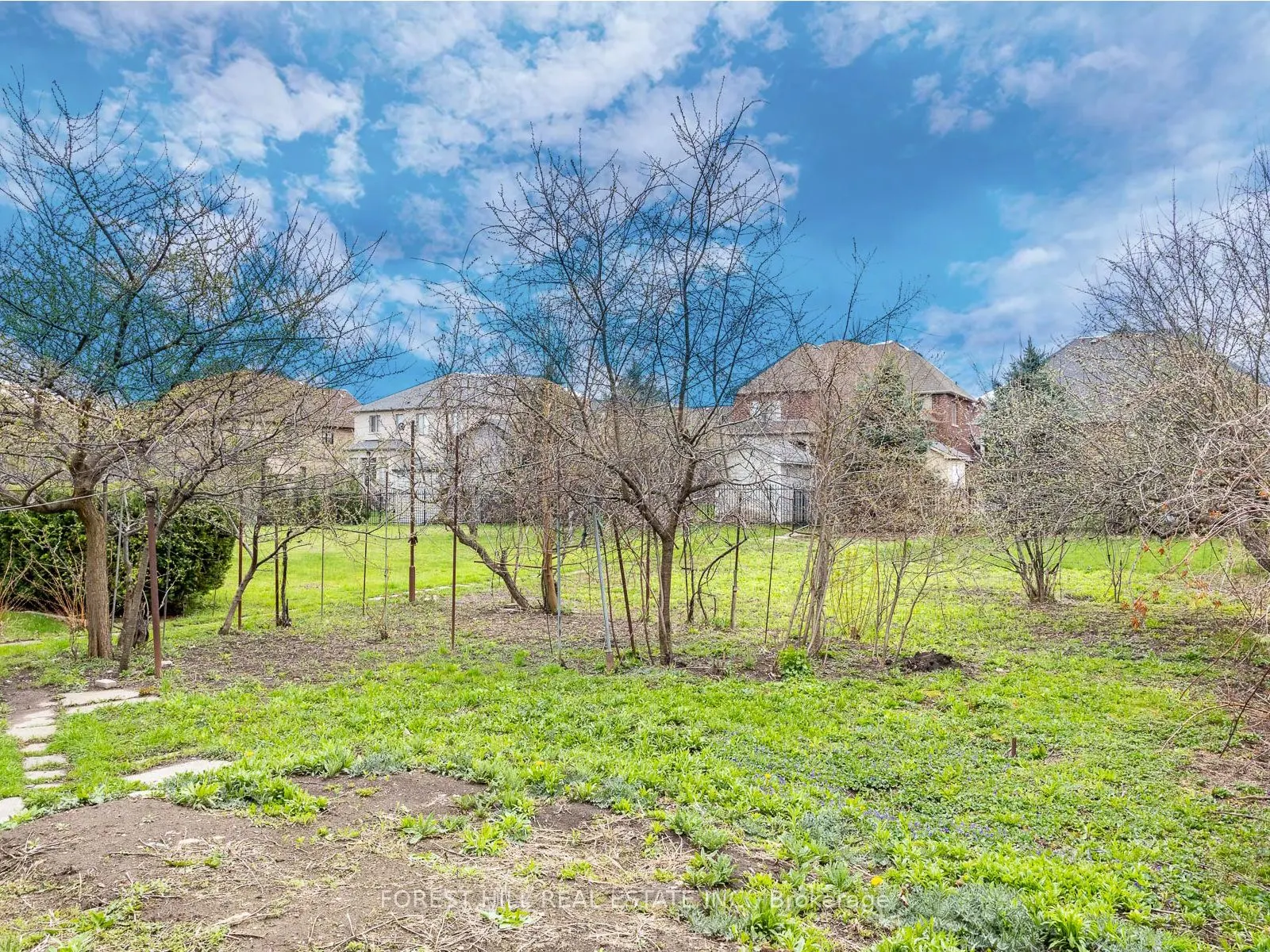 221 Elgin Mills Road W